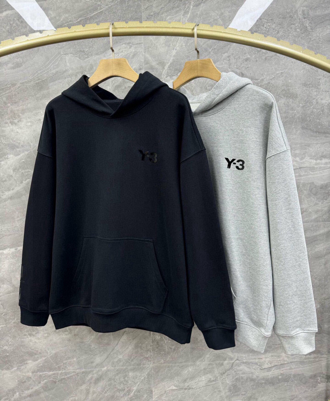 25新款山本家族纯棉连帽卫衣，男士印胶字母logo点缀高街宽松帽衫。日本青藤制衣订单，同步名品店发售，帅