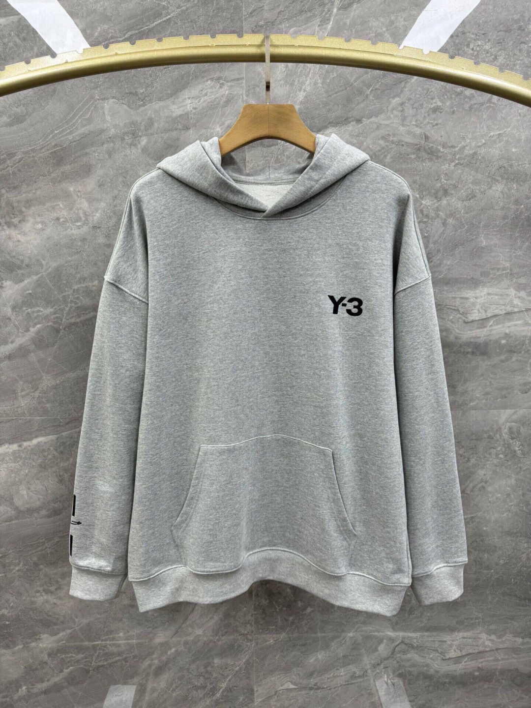 25新款山本家族纯棉连帽卫衣，男士印胶字母logo点缀高街宽松帽衫。日本青藤制衣订单，同步名品店发售，帅