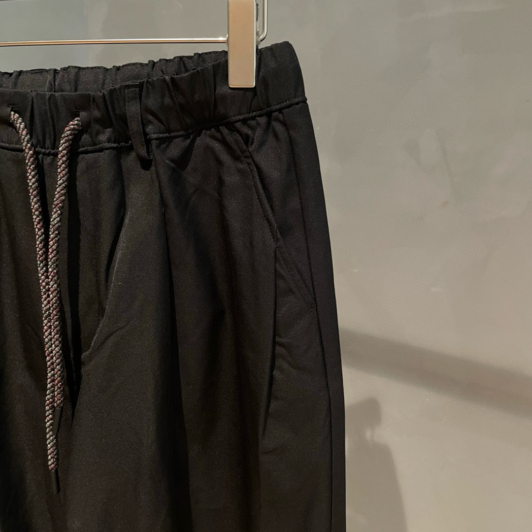 MM6🌟早秋新款休闲工装裤🆕采用优质面料，具有质感，超级时尚洋气！码数：M-2XL男女同款 （模特185