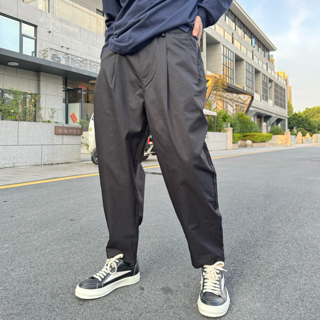 MM6🌟早秋新款休闲工装裤🆕采用优质面料，具有质感，超级时尚洋气！码数：M-2XL男女同款 （模特185