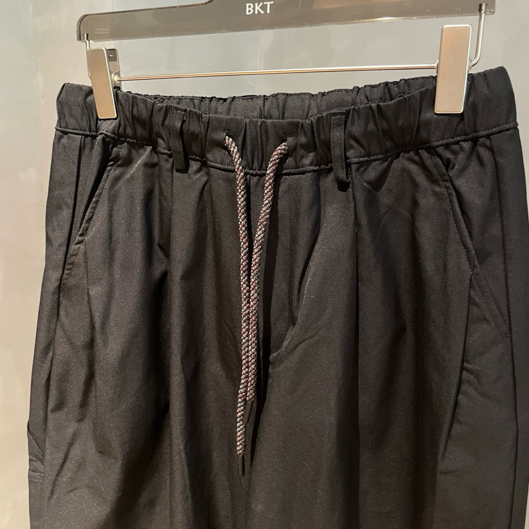 MM6🌟早秋新款休闲工装裤🆕采用优质面料，具有质感，超级时尚洋气！码数：M-2XL男女同款 （模特185