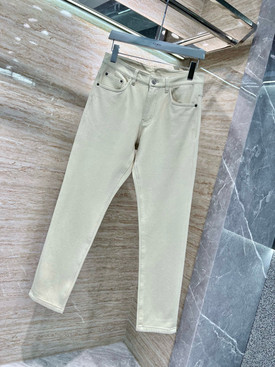 lP🆕 𝟏𝟗𝟖𝟎秋冬上新高订欧货牛仔 现货供应 四面弹莱卡面料𝟏𝟔𝟎𝟖# 米白 码数: 𝟐𝟗-𝟑𝟖