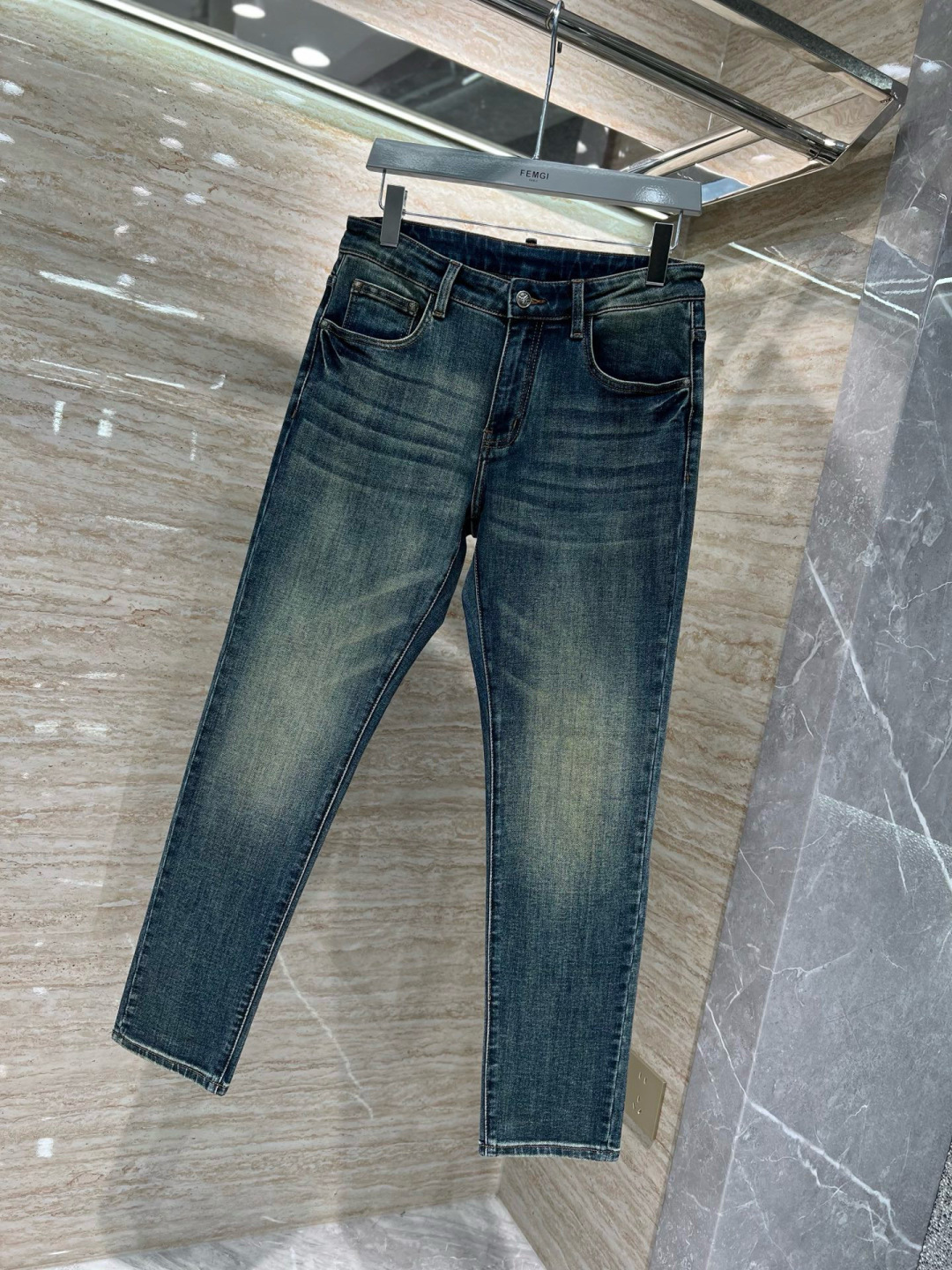 D家牛仔裤 𝟐𝟎𝟐𝟓秋冬上新高订欧货牛仔 现货供应 高端精梳棉面料 𝟏𝟓𝟖𝟕# 兰牛 码数: 𝟐𝟗-𝟑𝟖