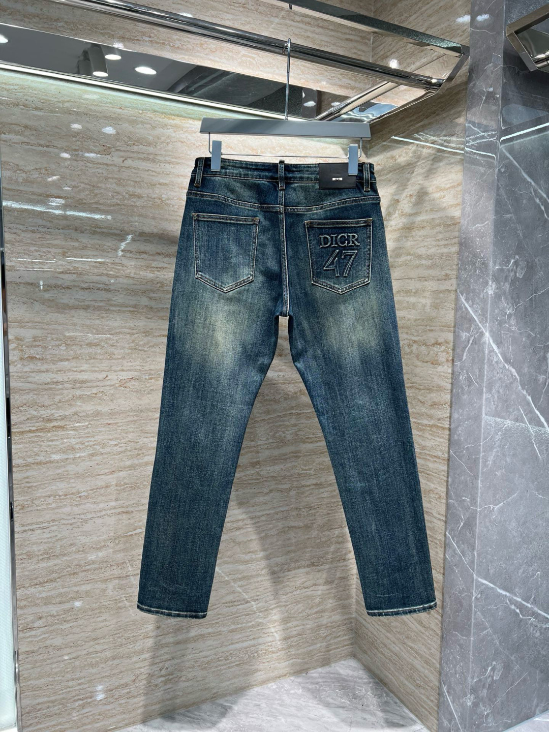 D家牛仔裤 𝟐𝟎𝟐𝟓秋冬上新高订欧货牛仔 现货供应 高端精梳棉面料 𝟏𝟓𝟖𝟕# 兰牛 码数: 𝟐𝟗-𝟑𝟖