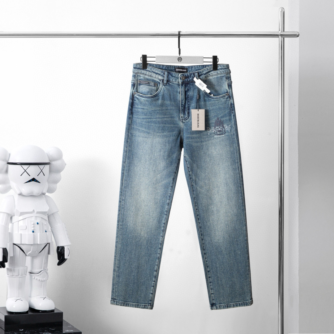 品牌：BABENLIGAG季度：2025秋冬颜色：蓝色尺码:30-36 码版型：微阔中直筒版 牛仔裤重量