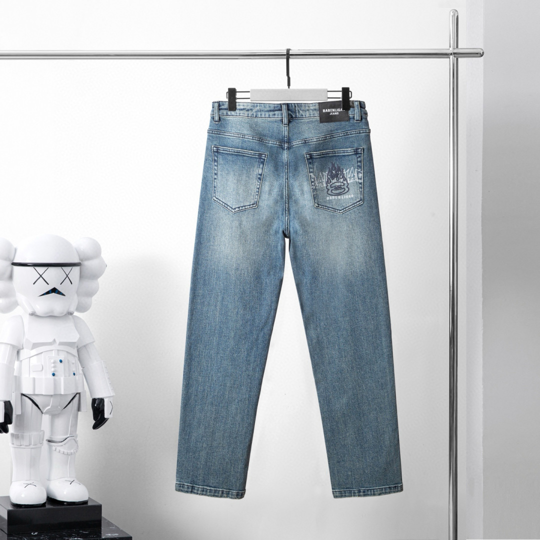 品牌：BABENLIGAG季度：2025秋冬颜色：蓝色尺码:30-36 码版型：微阔中直筒版 牛仔裤重量