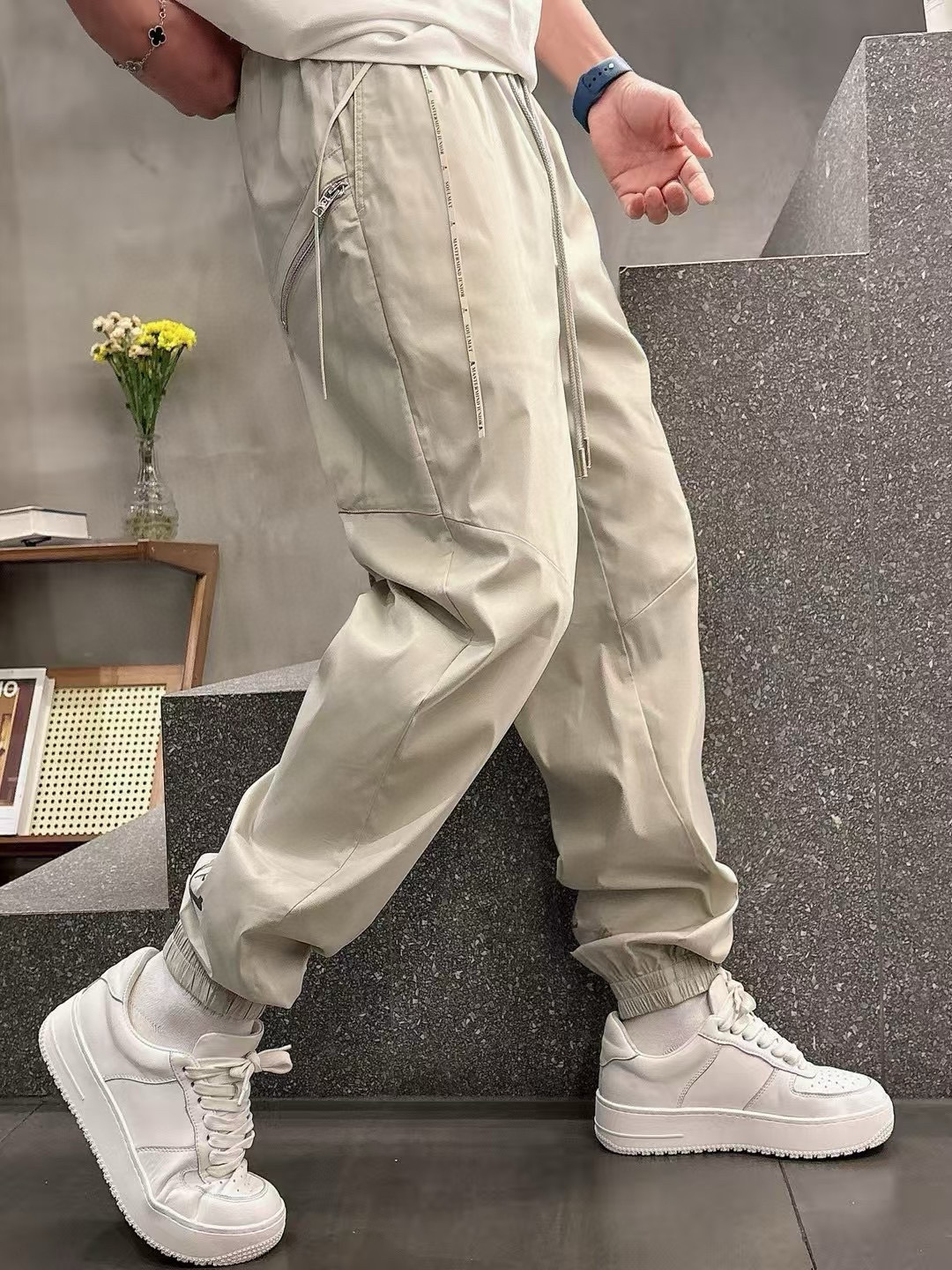 2025年春夏系列🔥🔥H8201🔥🔥1.颜色：黑色 米杏色2.尺码:M-3XL 3.版型:束脚长裤4.面