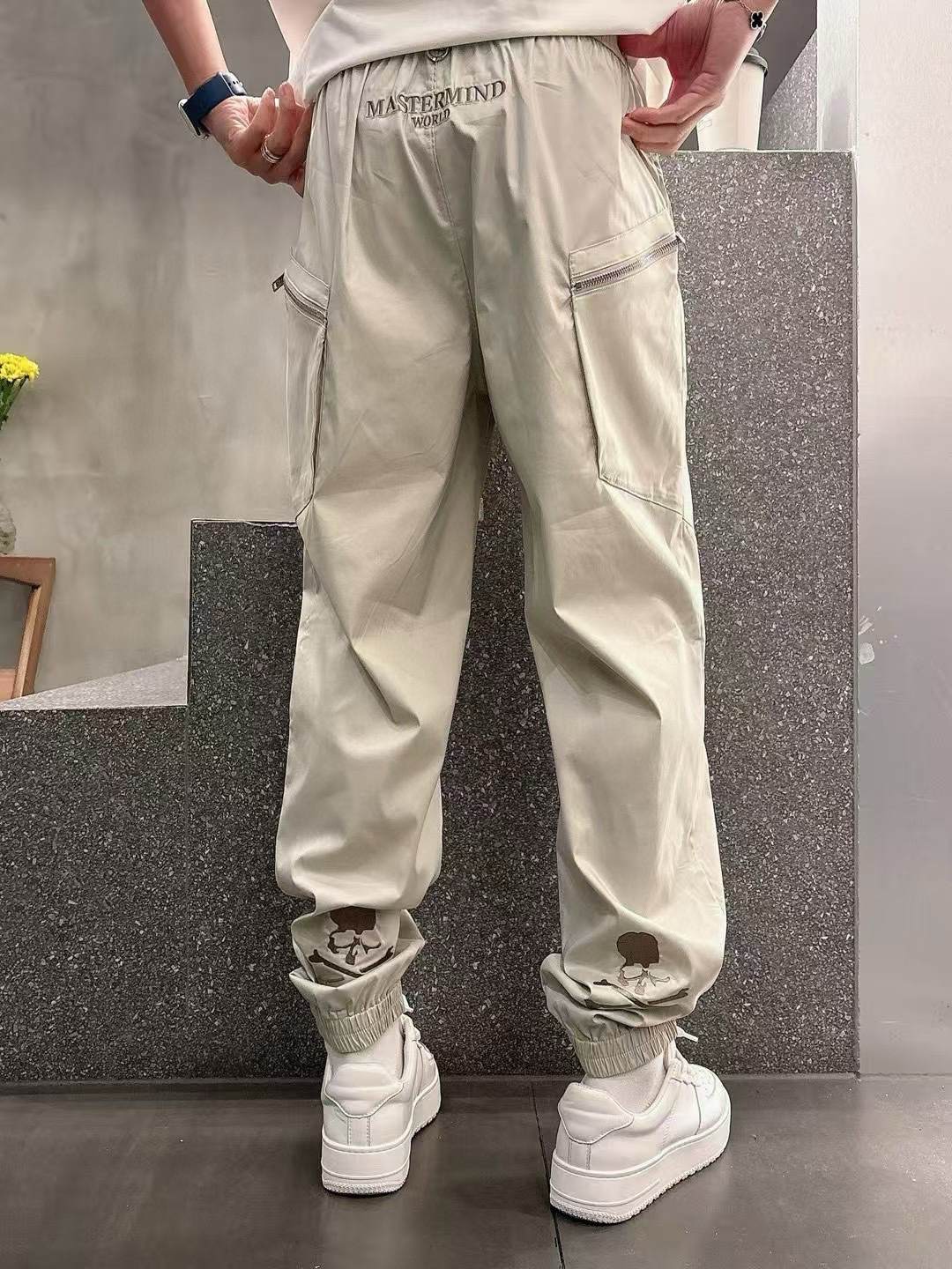 2025年春夏系列🔥🔥H8201🔥🔥1.颜色：黑色 米杏色2.尺码:M-3XL 3.版型:束脚长裤4.面