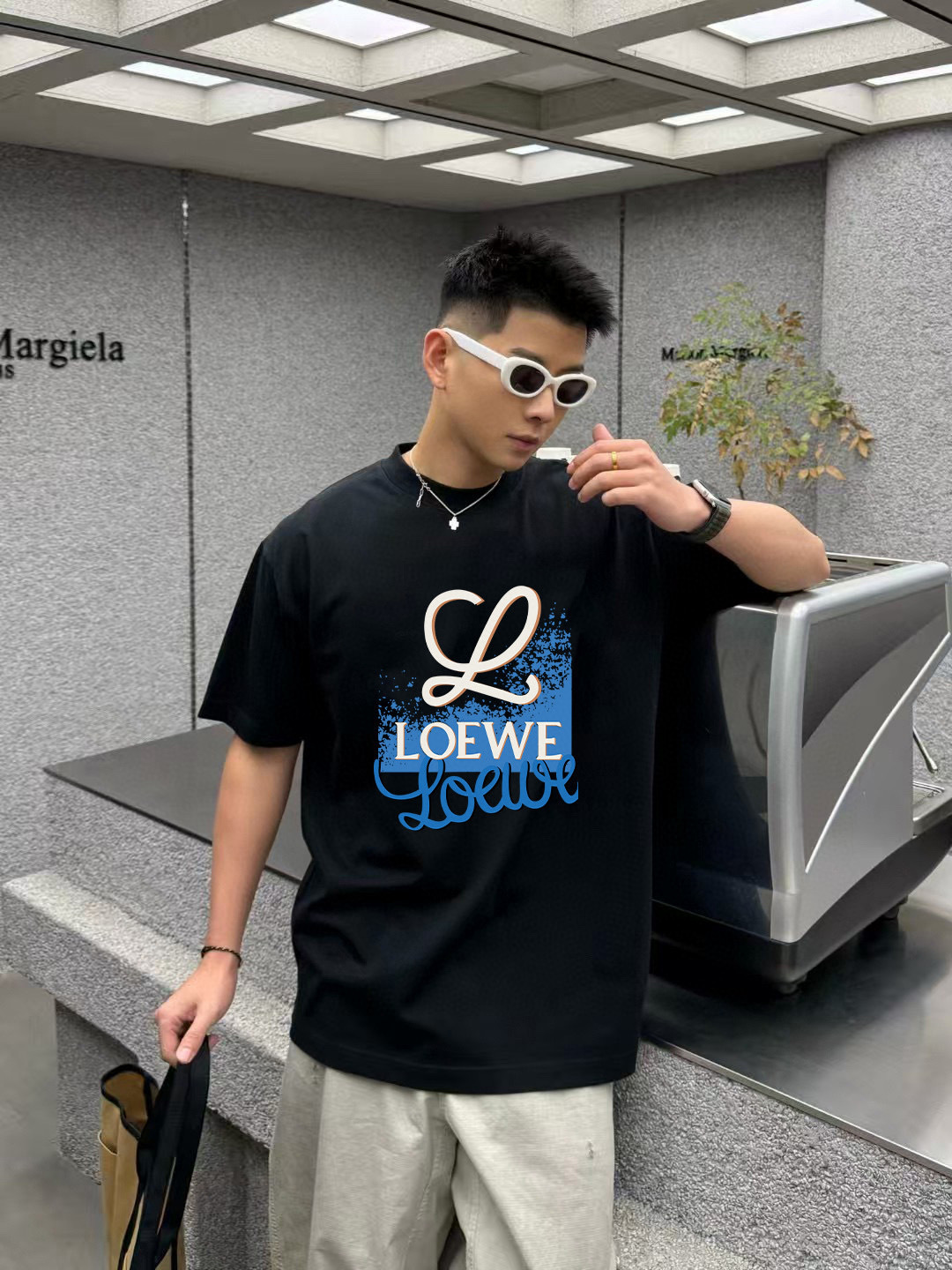 Loew*2025秋季新款 个性字母logo印花 定制面料300g 短袖t恤 男女同款尺码：S M L 