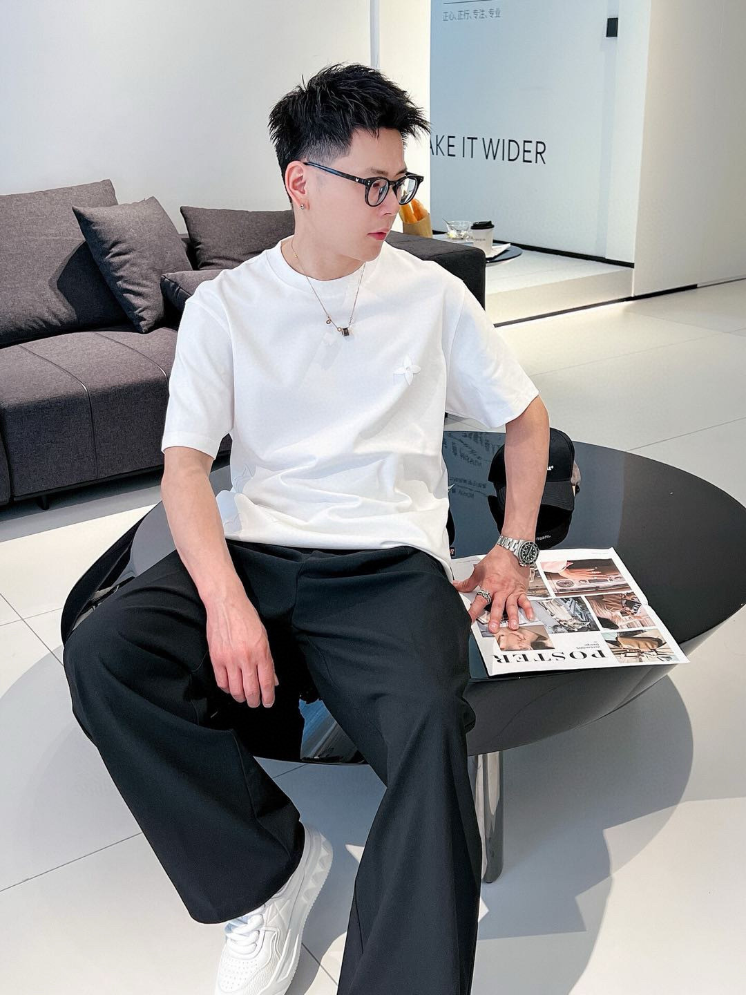 驴家短袖系列季度：2025春夏颜色：黑色 白色 铁灰尺码: M-3XL版型：微阔版型克重：230克重 潮