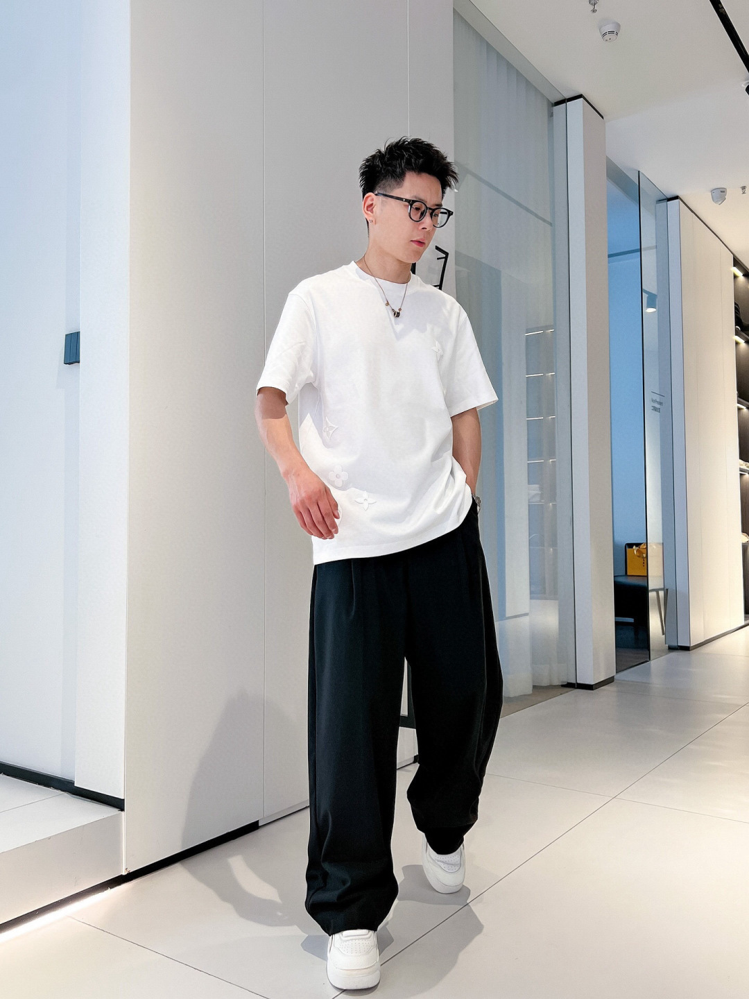 驴家短袖系列季度：2025春夏颜色：黑色 白色 铁灰尺码: M-3XL版型：微阔版型克重：230克重 潮