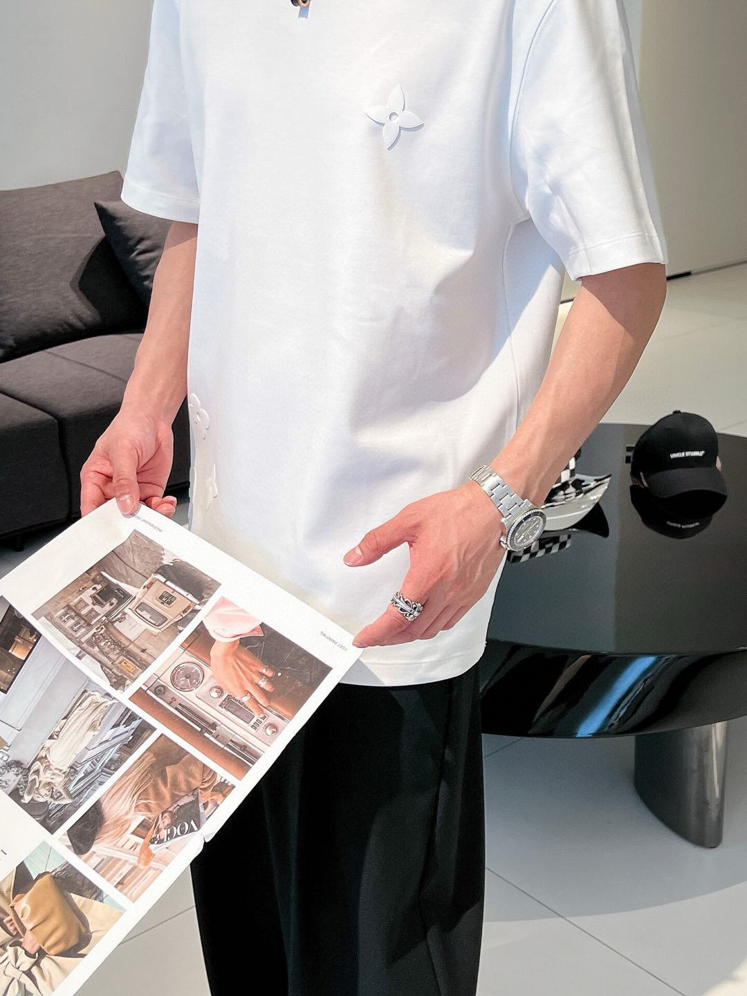 驴家短袖系列季度：2025春夏颜色：黑色 白色 铁灰尺码: M-3XL版型：微阔版型克重：230克重 潮