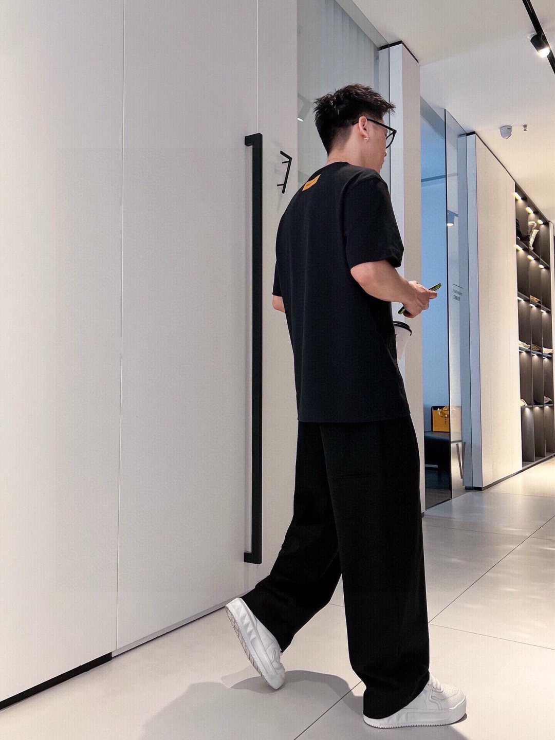 驴家短袖系列季度：2025春夏颜色：黑色 白色 铁灰尺码: M-3XL版型：微阔版型克重：230克重 潮