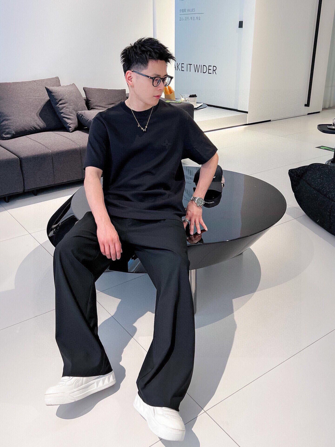 驴家短袖系列季度：2025春夏颜色：黑色 白色 铁灰尺码: M-3XL版型：微阔版型克重：230克重 潮