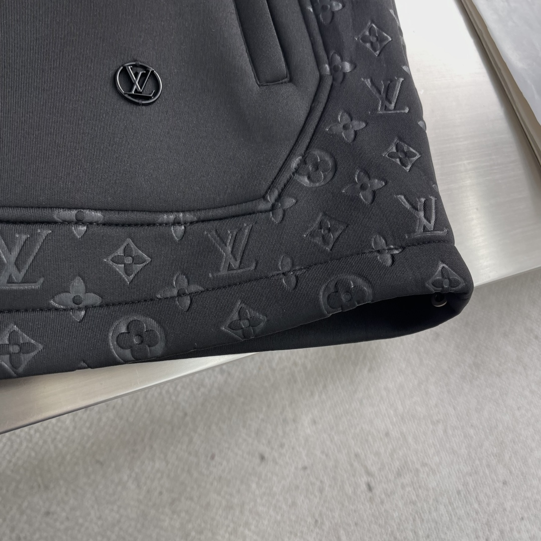 驴牌 25年秋季新款马甲定制五金面料进口提花空气层棉，质感光泽垂感更强，品相高级，通体满铺四叶草元素字母