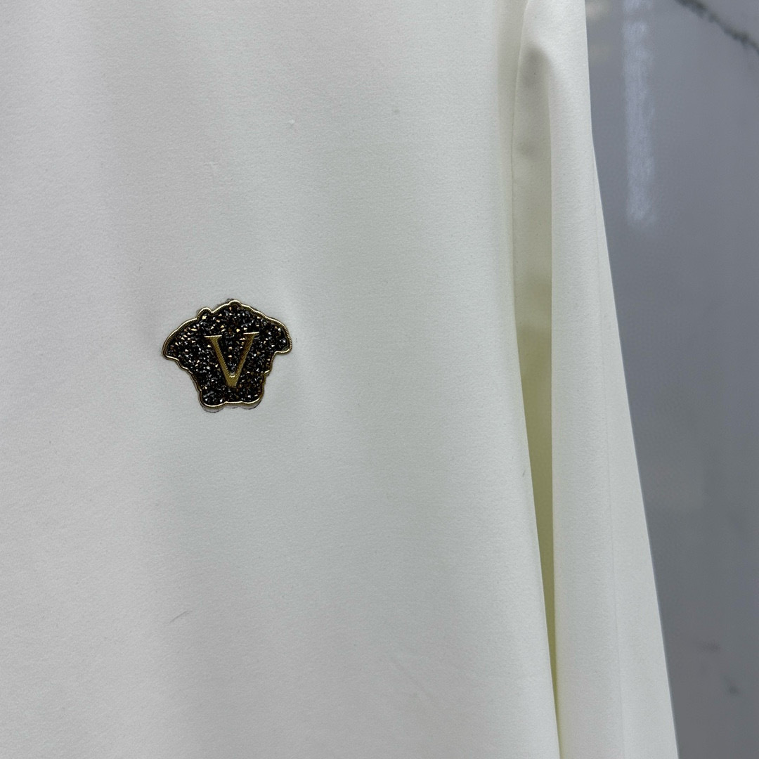 🆕VERSEC*范思哲 2025秋冬新品发布⌚️🔥潮品休闲衬衫，定义高端产品 3D立体制版、贴身舒适，欧