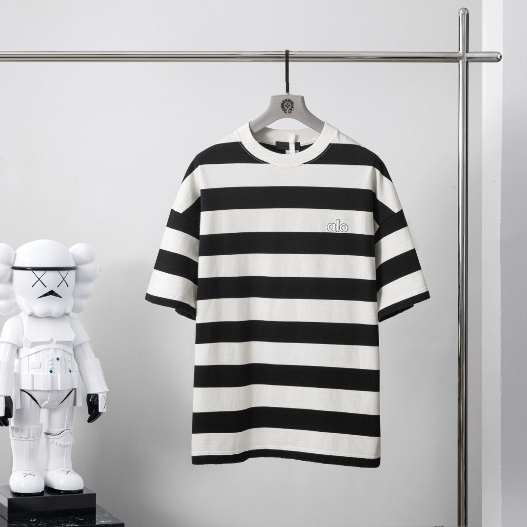 品牌：alo季度：2025秋冬颜色：黑灰色 黑白色尺码：S-XXL版型：宽松版 短袖T重量: 390克成