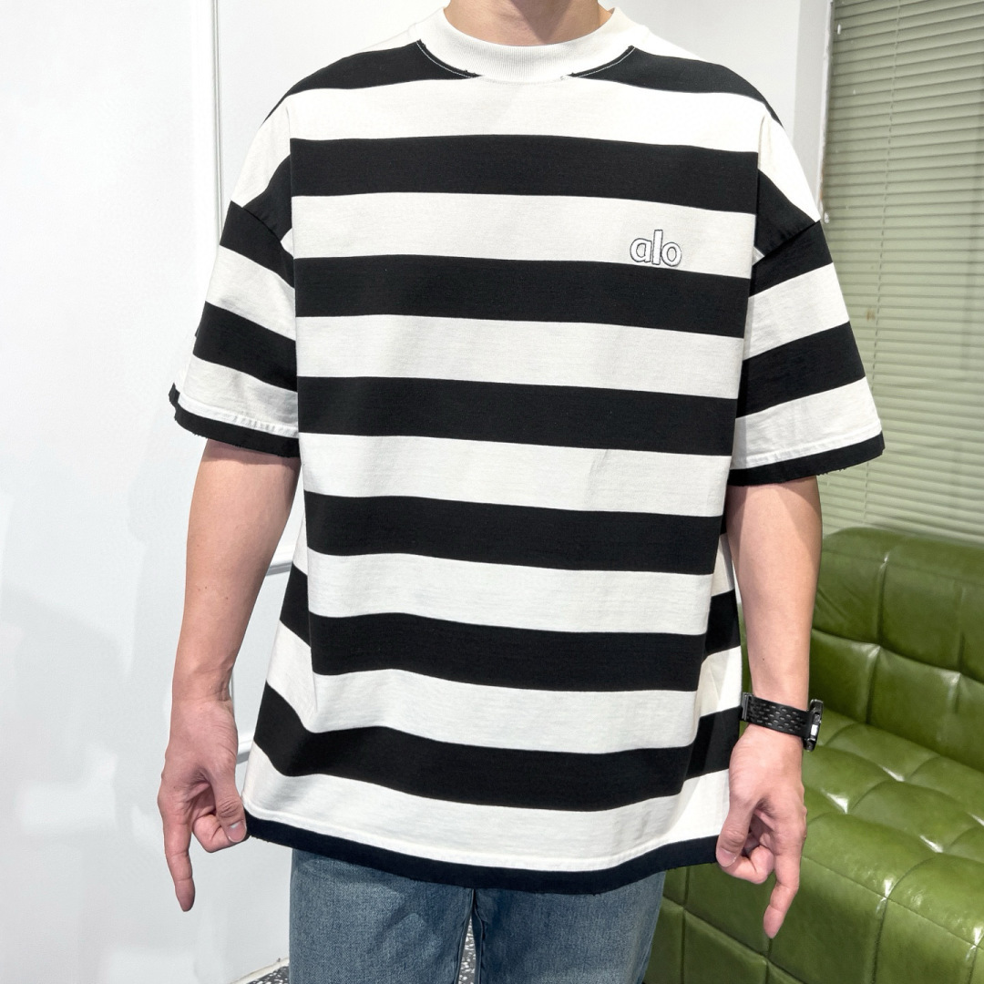 品牌：alo季度：2025秋冬颜色：黑灰色 黑白色尺码：S-XXL版型：宽松版 短袖T重量: 390克成
