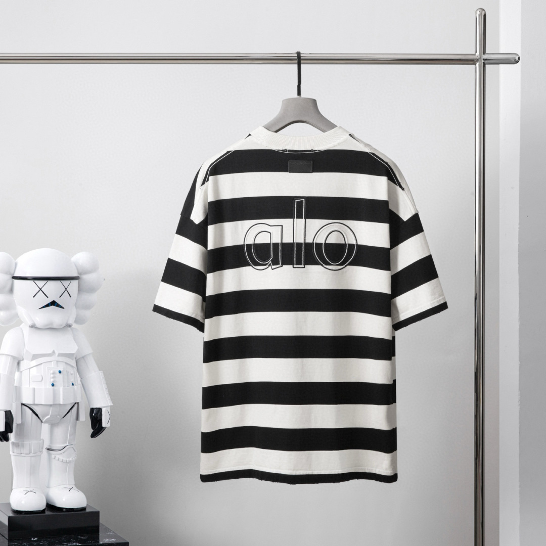 品牌：alo季度：2025秋冬颜色：黑灰色 黑白色尺码：S-XXL版型：宽松版 短袖T重量: 390克成