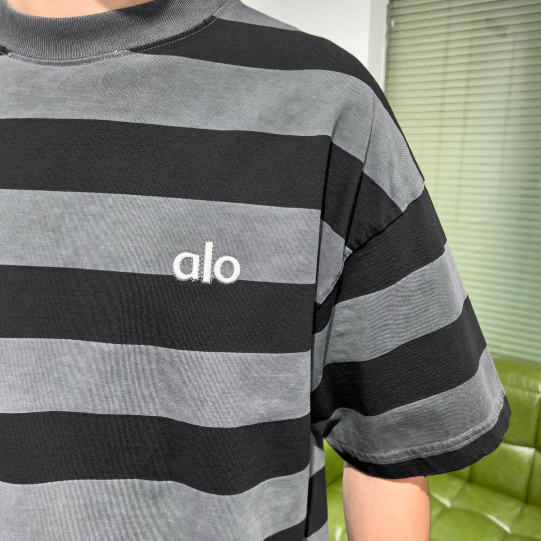 品牌：alo季度：2025秋冬颜色：黑灰色 黑白色尺码：S-XXL版型：宽松版 短袖T重量: 390克成