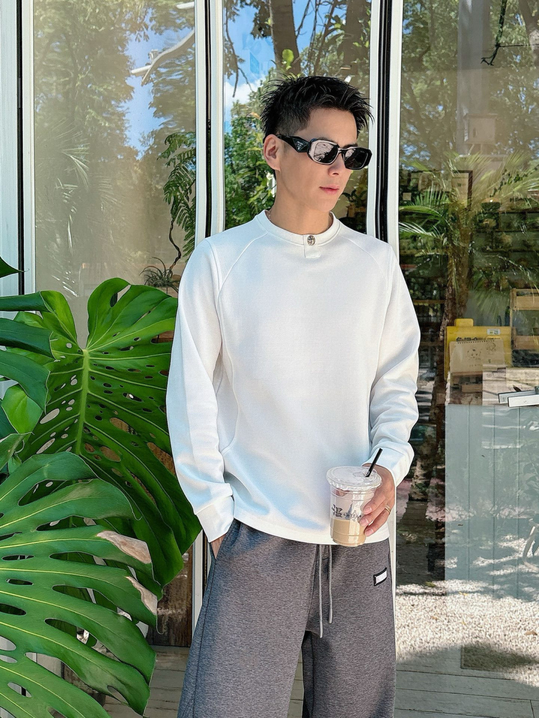 克罗心🔥新款长袖，采用进口聚酯纤维和棉混纺面料，面料自带微弹，具有空气感，整件不会像常规衫那样特别厚重，