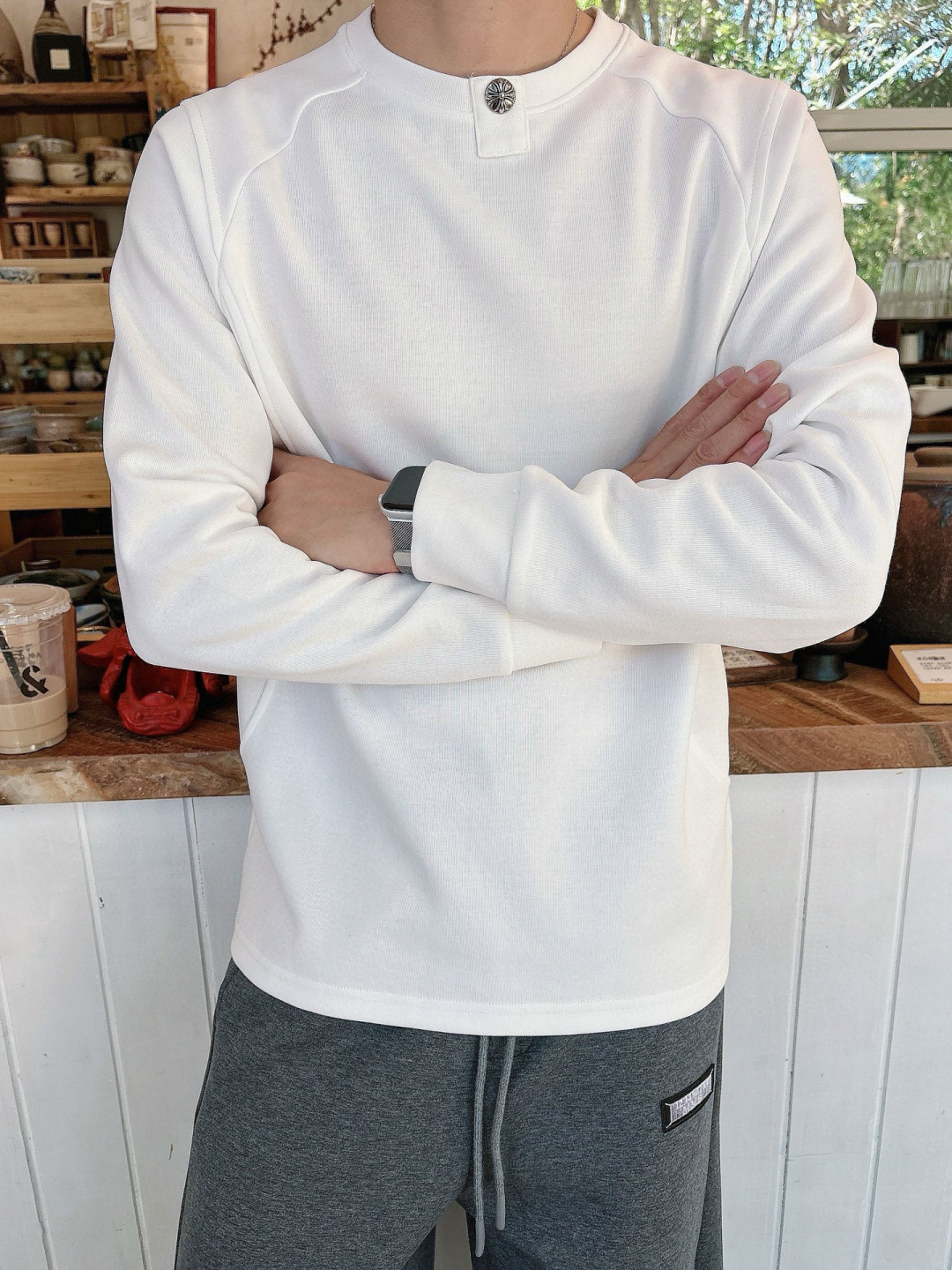 克罗心🔥新款长袖，采用进口聚酯纤维和棉混纺面料，面料自带微弹，具有空气感，整件不会像常规衫那样特别厚重，