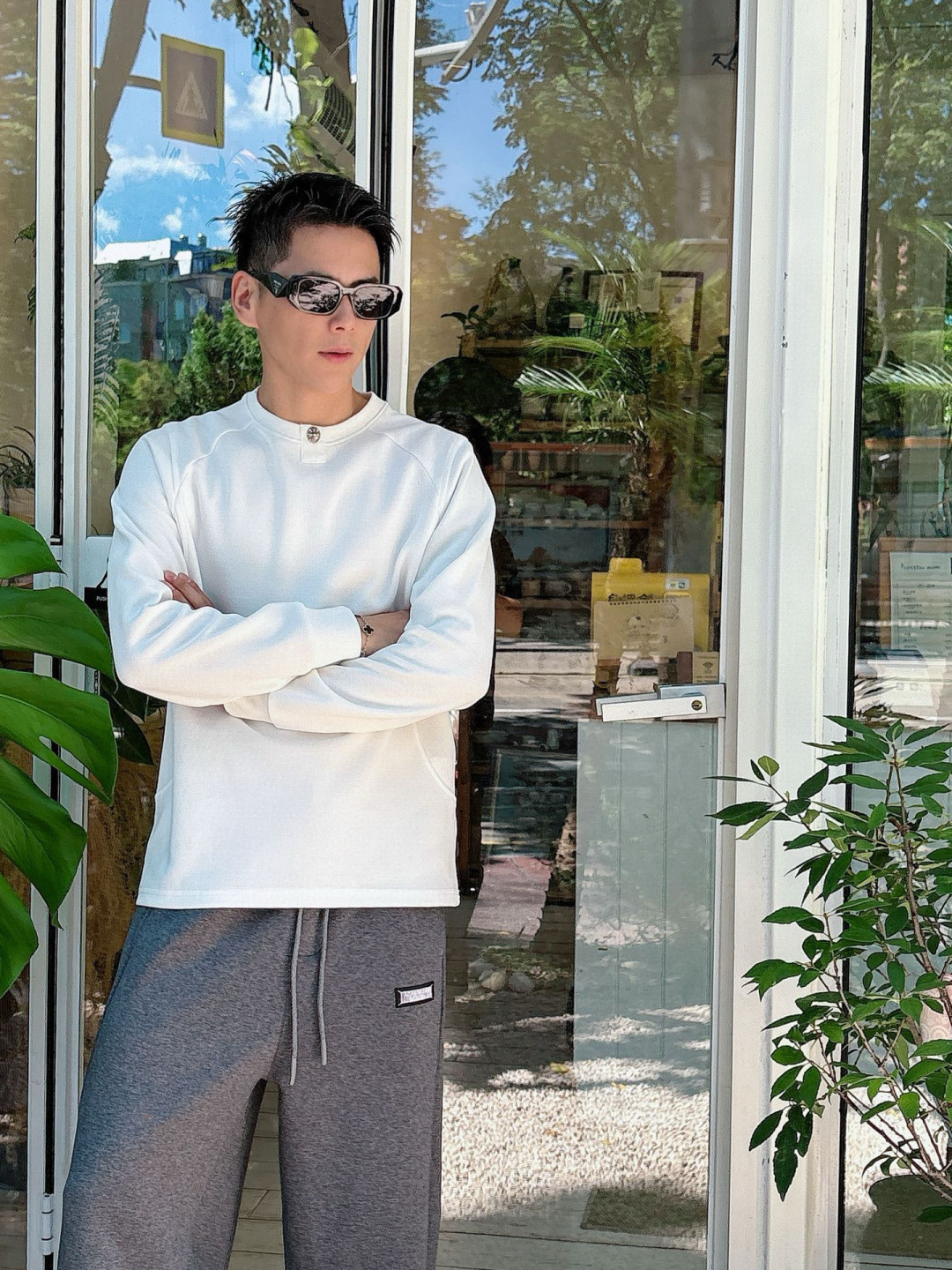 克罗心🔥新款长袖，采用进口聚酯纤维和棉混纺面料，面料自带微弹，具有空气感，整件不会像常规衫那样特别厚重，