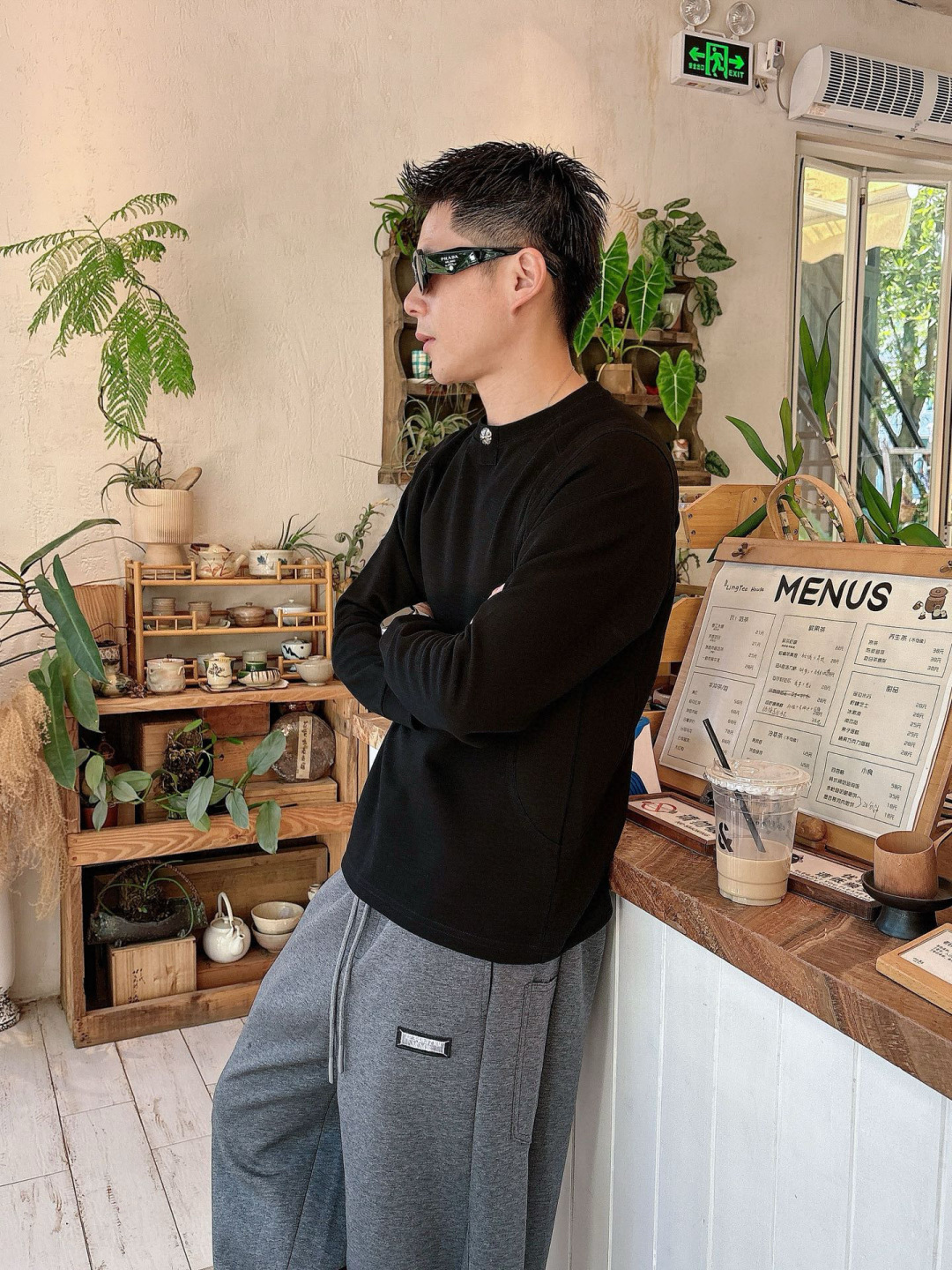 克罗心🔥新款长袖，采用进口聚酯纤维和棉混纺面料，面料自带微弹，具有空气感，整件不会像常规衫那样特别厚重，