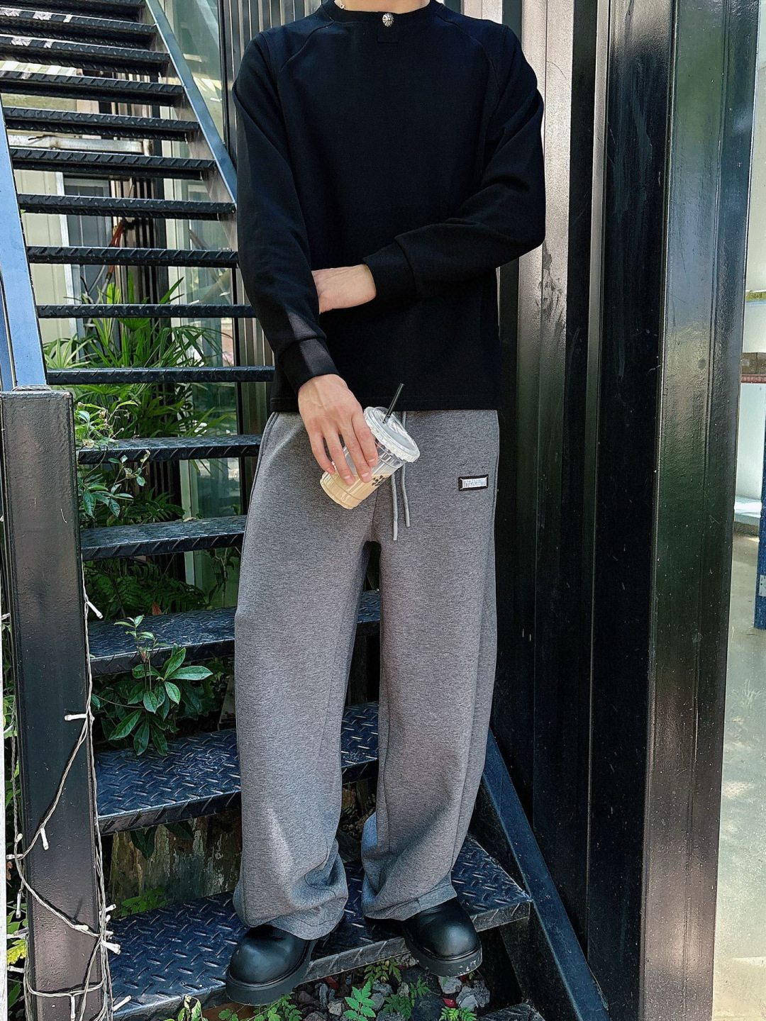 克罗心🔥新款长袖，采用进口聚酯纤维和棉混纺面料，面料自带微弹，具有空气感，整件不会像常规衫那样特别厚重，