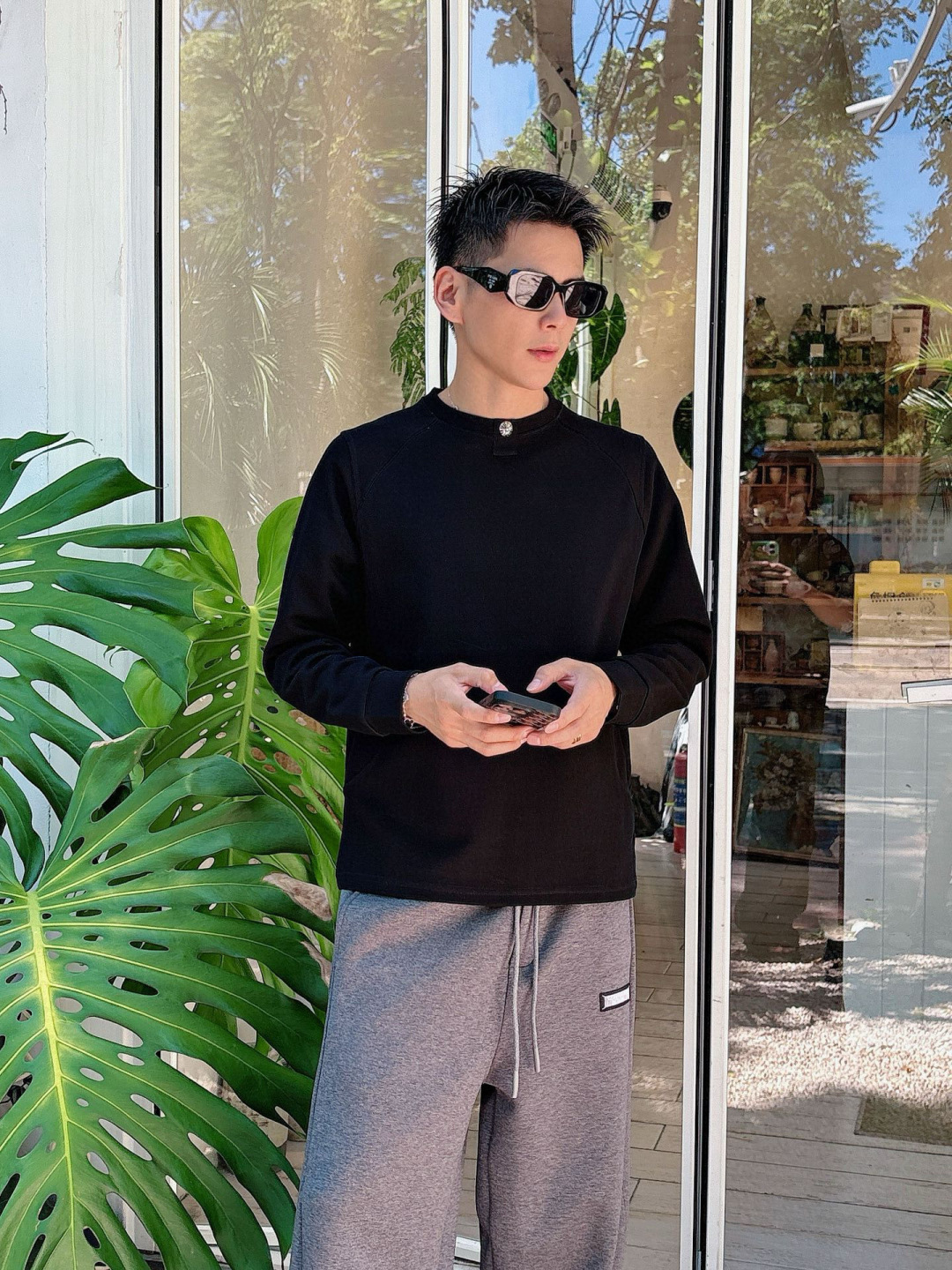 克罗心🔥新款长袖，采用进口聚酯纤维和棉混纺面料，面料自带微弹，具有空气感，整件不会像常规衫那样特别厚重，