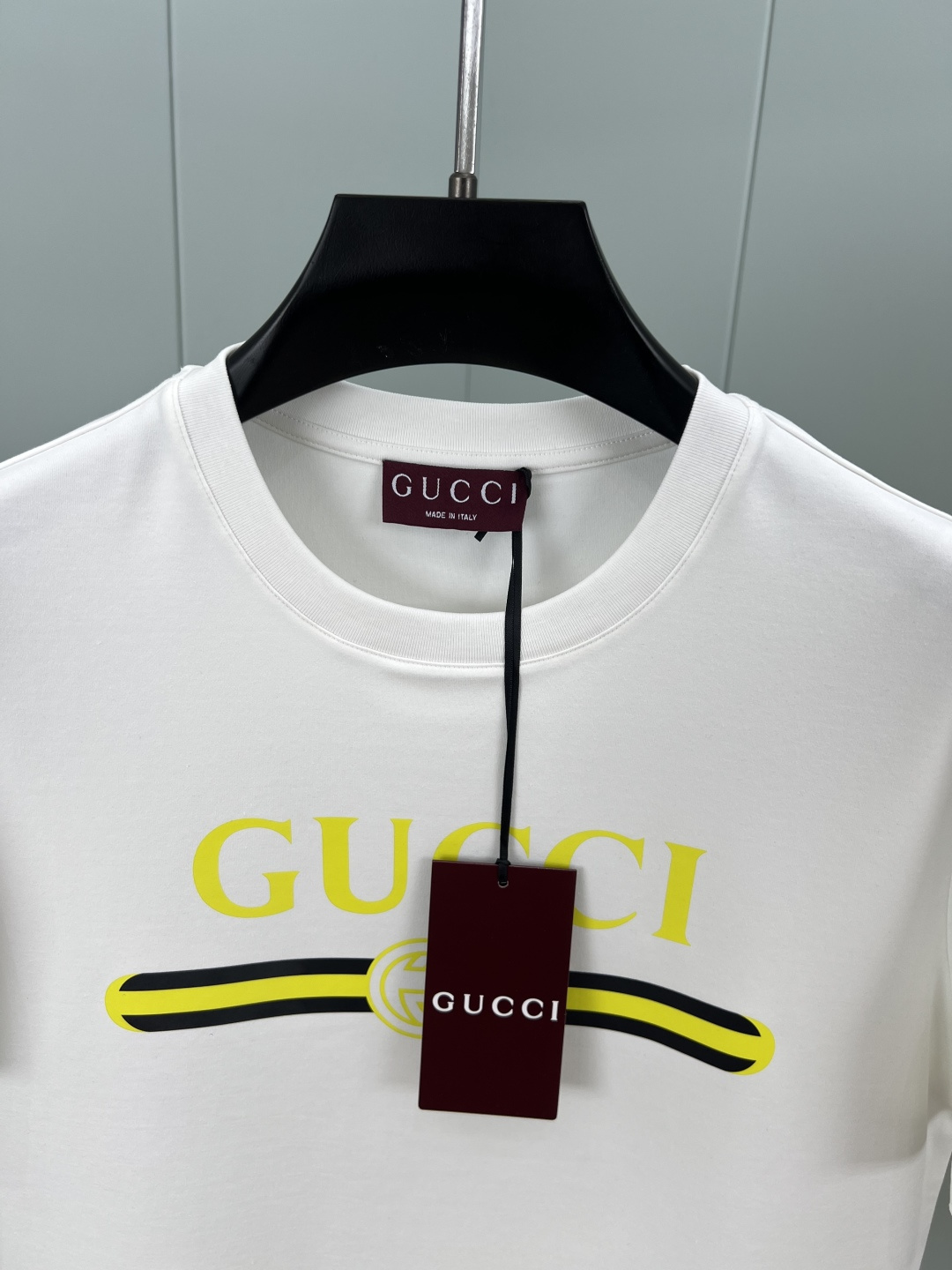 Gucci.古驰 25秋冬新品饰GUCCI典藏印花标识加厚面料短袖T恤，演绎早秋风格品牌标识，一款内搭或