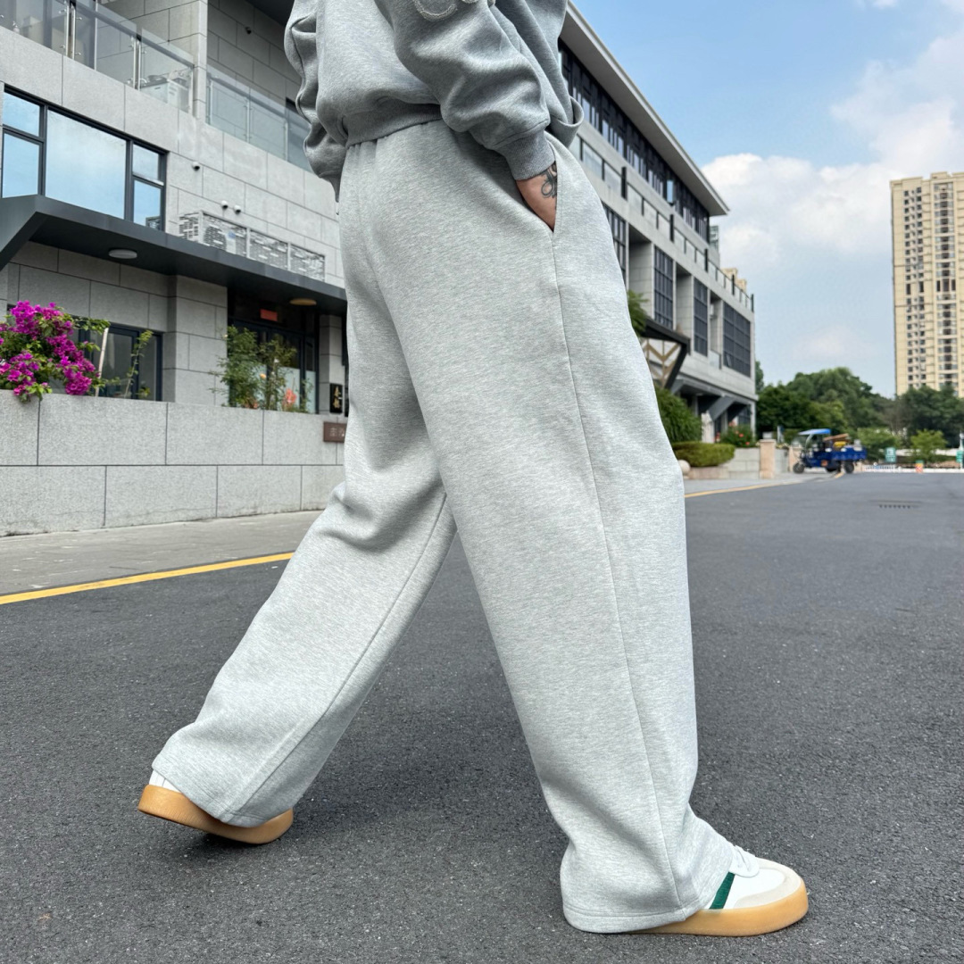 Acne Studios🌟早秋新款休闲卫裤🆕采用优质面料（含羊绒），具有质感，松紧腰带设计，超级时尚洋气