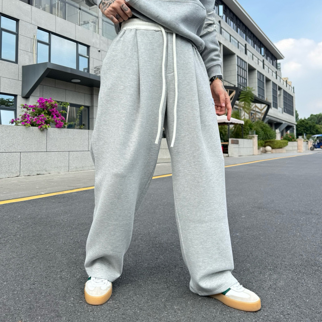 Acne Studios🌟早秋新款休闲卫裤🆕采用优质面料（含羊绒），具有质感，松紧腰带设计，超级时尚洋气