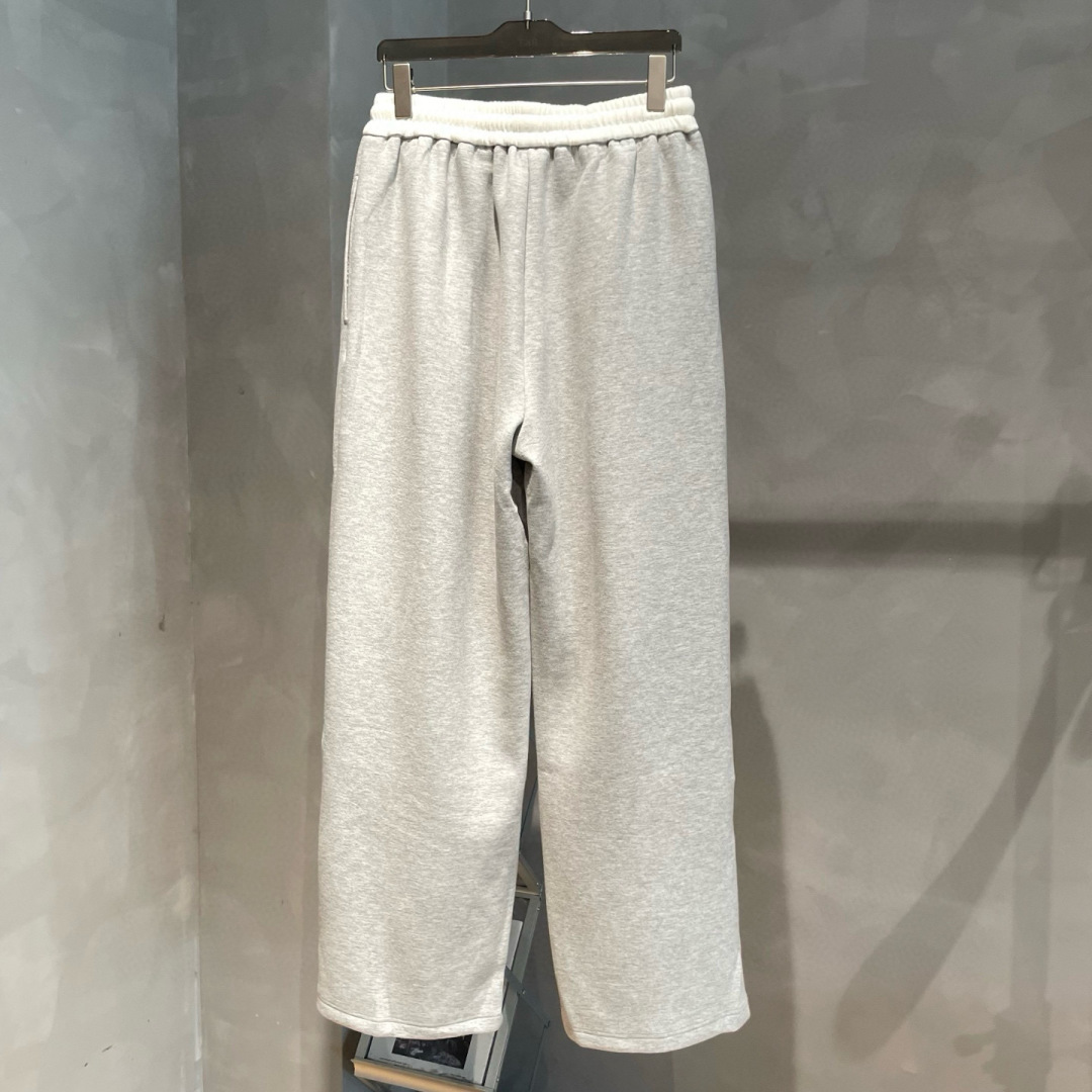 Acne Studios🌟早秋新款休闲卫裤🆕采用优质面料（含羊绒），具有质感，松紧腰带设计，超级时尚洋气