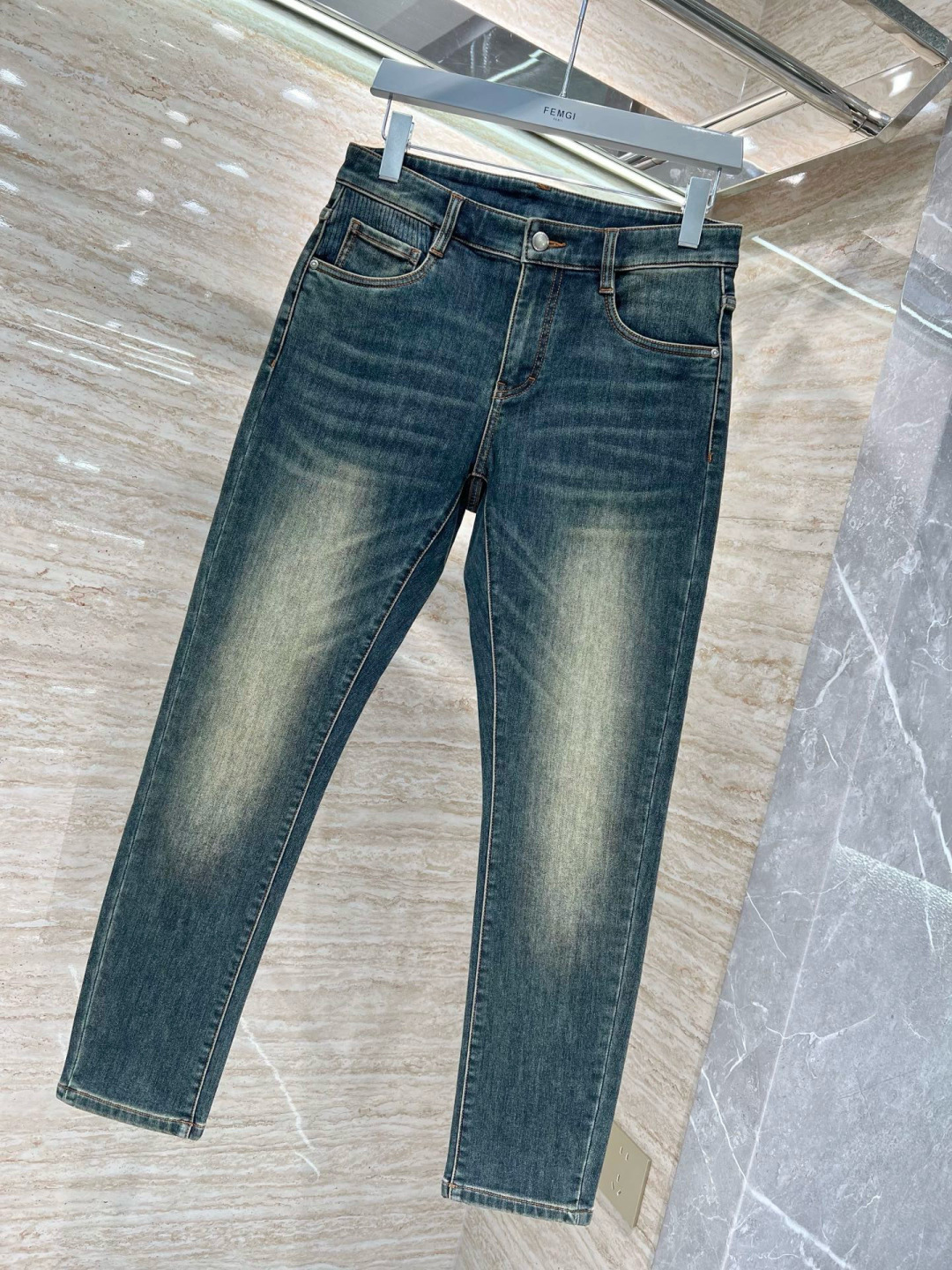 D家牛仔裤 秋冬上新现货供应 高端精梳棉面料 纳米洗水𝟗𝟎𝟏𝟕𝟖# 兰牛 码数: 𝟐𝟗-𝟑𝟖