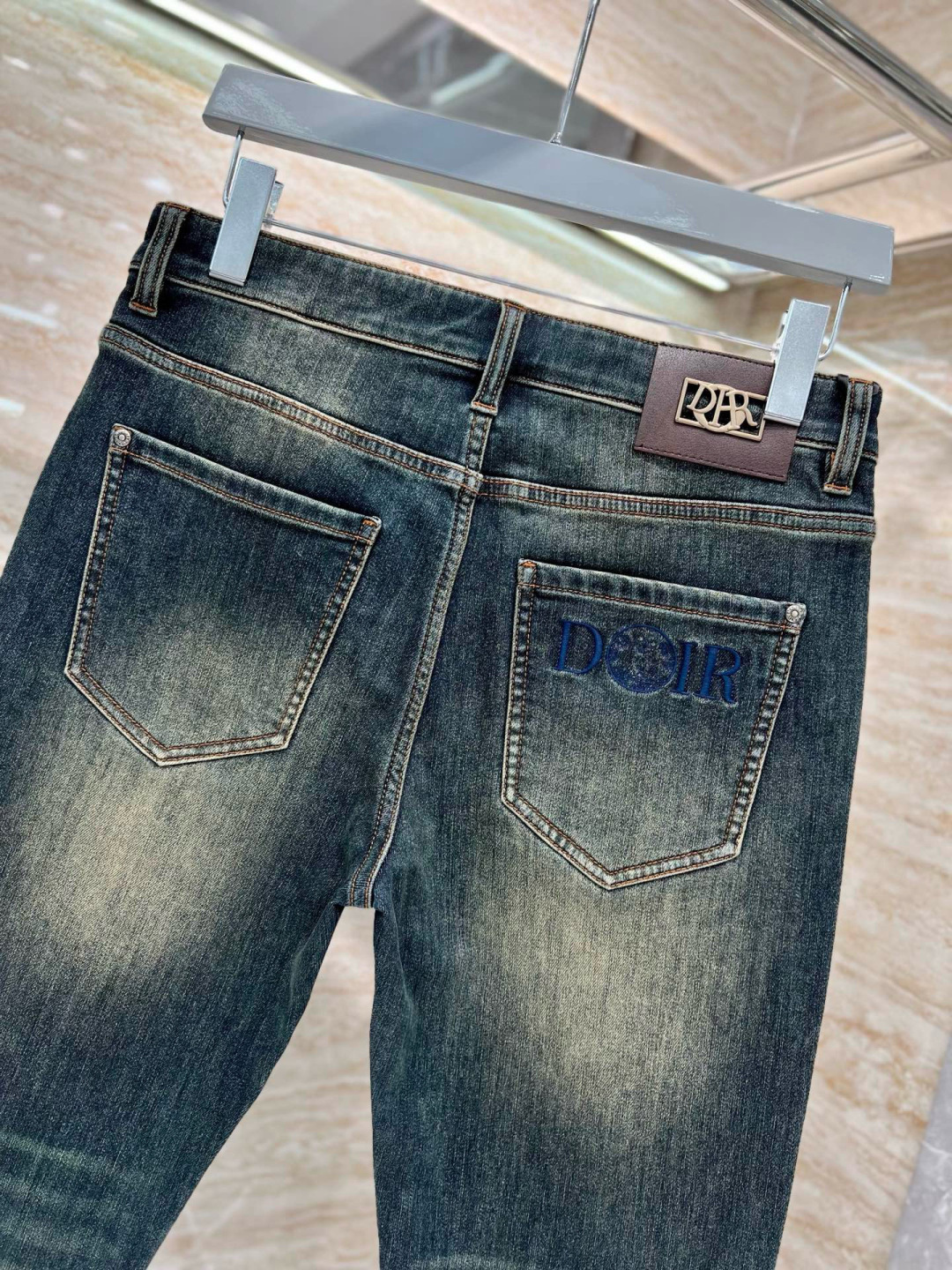 D家牛仔裤 秋冬上新现货供应 高端精梳棉面料 纳米洗水𝟗𝟎𝟏𝟕𝟖# 兰牛 码数: 𝟐𝟗-𝟑𝟖