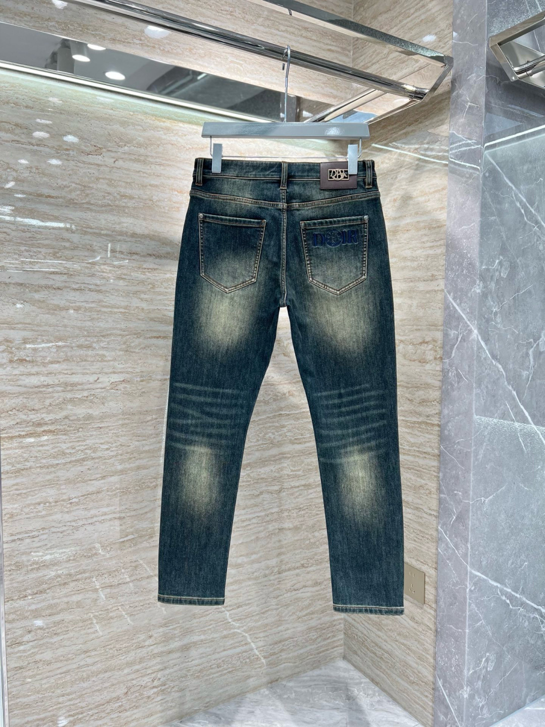 D家牛仔裤 秋冬上新现货供应 高端精梳棉面料 纳米洗水𝟗𝟎𝟏𝟕𝟖# 兰牛 码数: 𝟐𝟗-𝟑𝟖