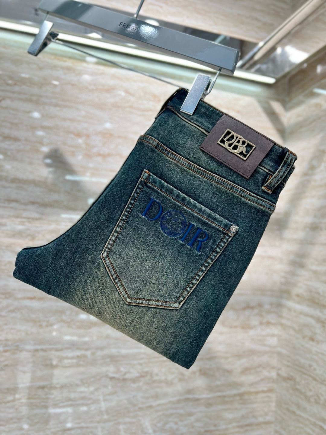 D家牛仔裤 秋冬上新现货供应 高端精梳棉面料 纳米洗水𝟗𝟎𝟏𝟕𝟖# 兰牛 码数: 𝟐𝟗-𝟑𝟖