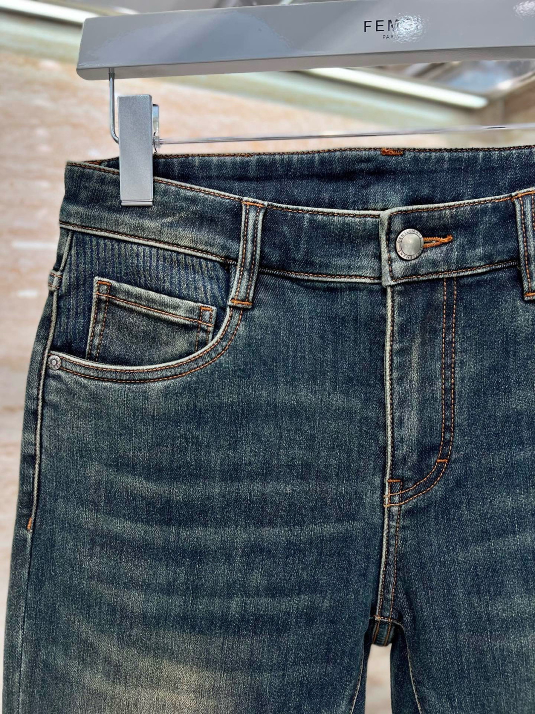 D家牛仔裤 秋冬上新现货供应 高端精梳棉面料 纳米洗水𝟗𝟎𝟏𝟕𝟖# 兰牛 码数: 𝟐𝟗-𝟑𝟖