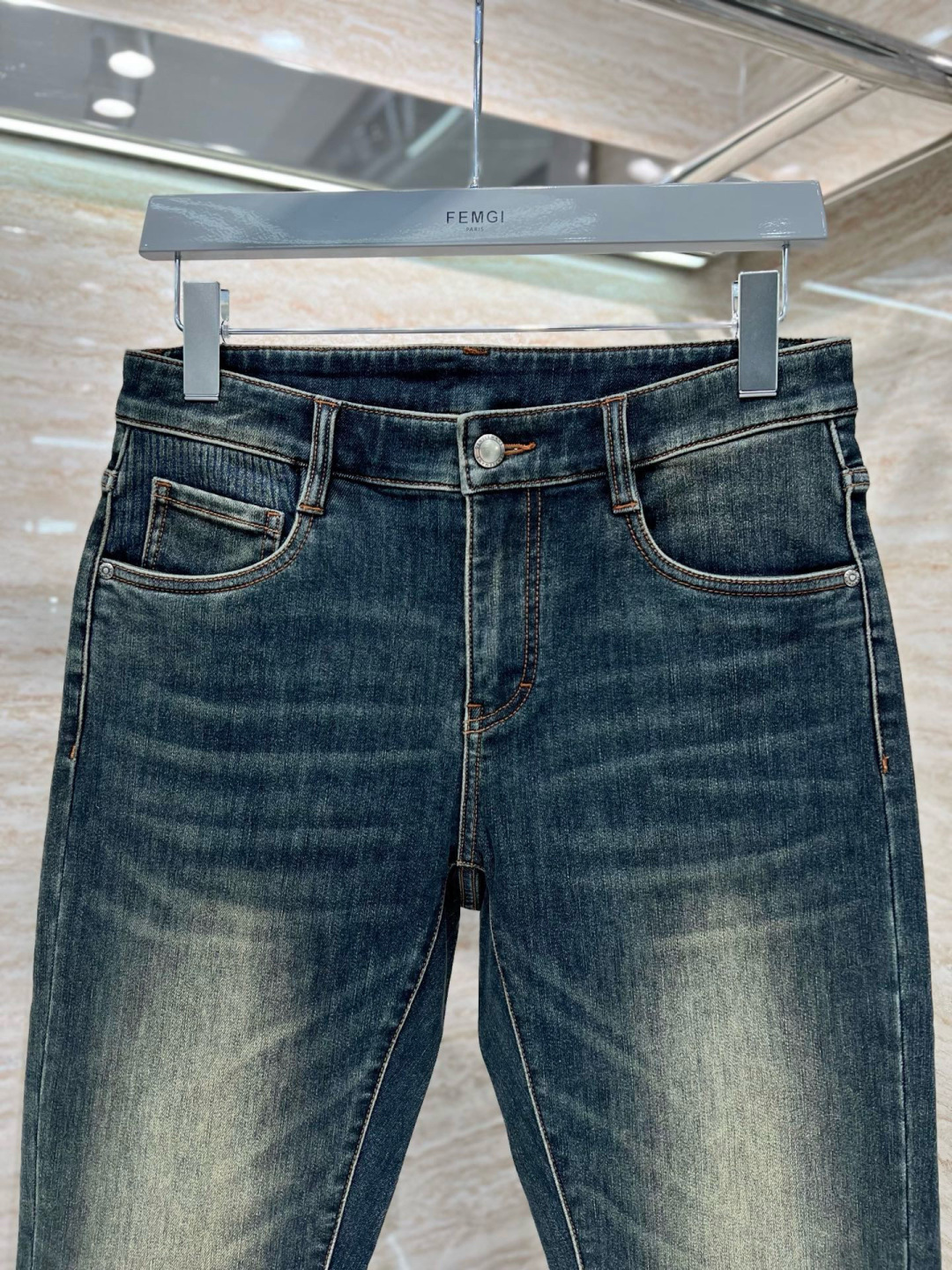 D家牛仔裤 秋冬上新现货供应 高端精梳棉面料 纳米洗水𝟗𝟎𝟏𝟕𝟖# 兰牛 码数: 𝟐𝟗-𝟑𝟖