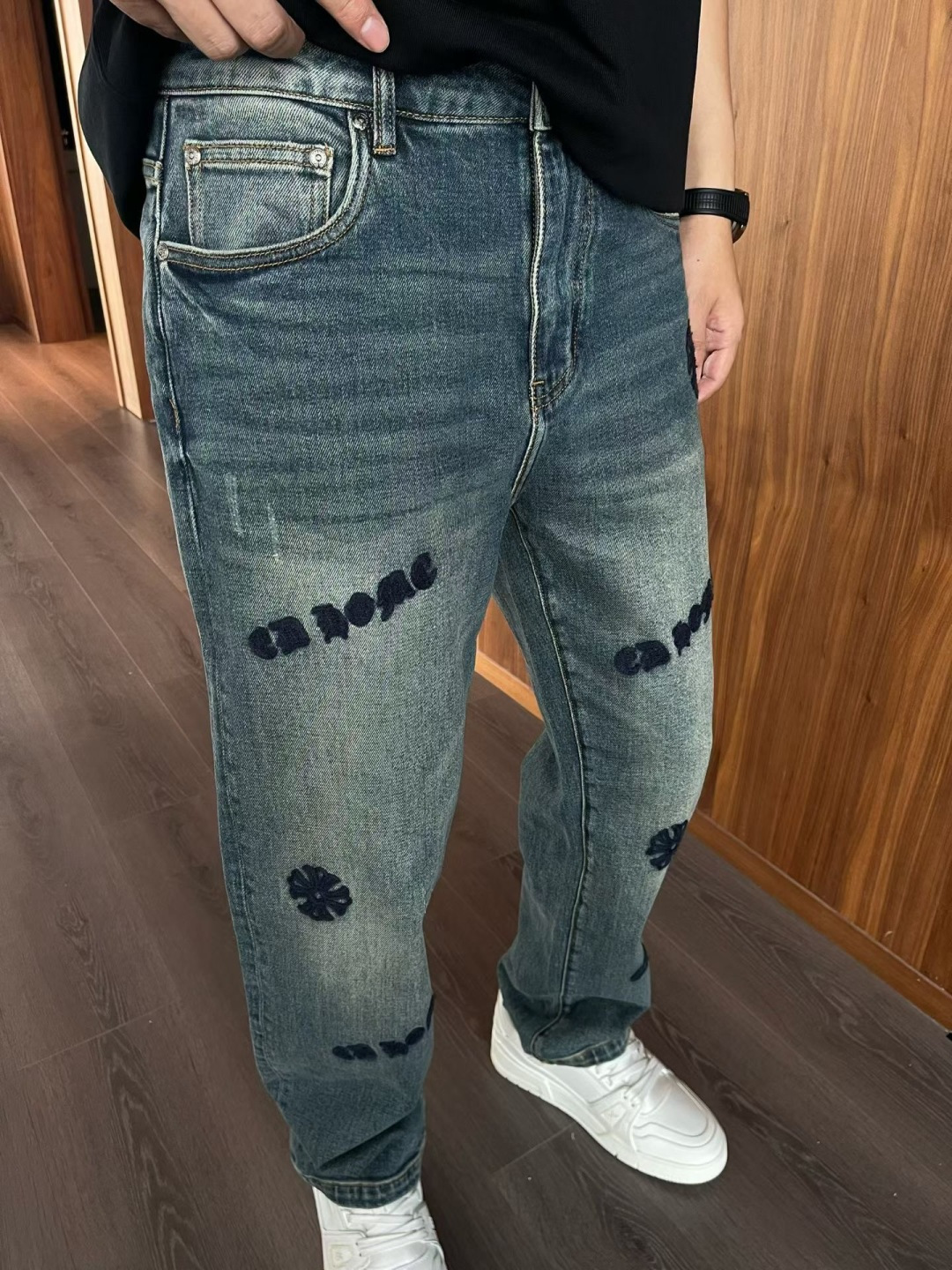 25秋冬新品，无法抵抗针织立体图案…克罗重磅出品…这款廓形牛仔在拼接上真的是做到了极致。直桶风格简单中带