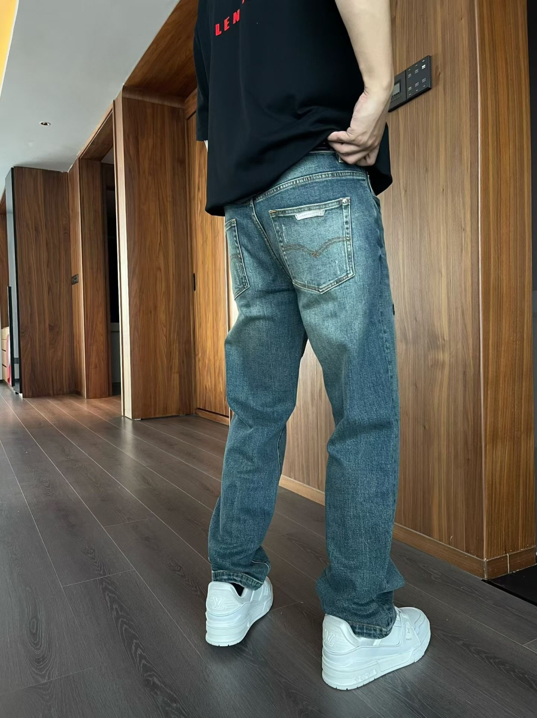 25秋冬新品，无法抵抗针织立体图案…克罗重磅出品…这款廓形牛仔在拼接上真的是做到了极致。直桶风格简单中带