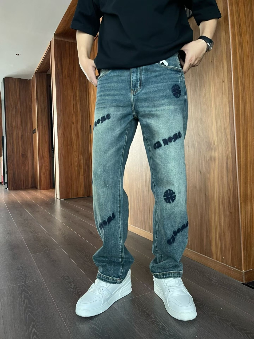 25秋冬新品，无法抵抗针织立体图案…克罗重磅出品…这款廓形牛仔在拼接上真的是做到了极致。直桶风格简单中带