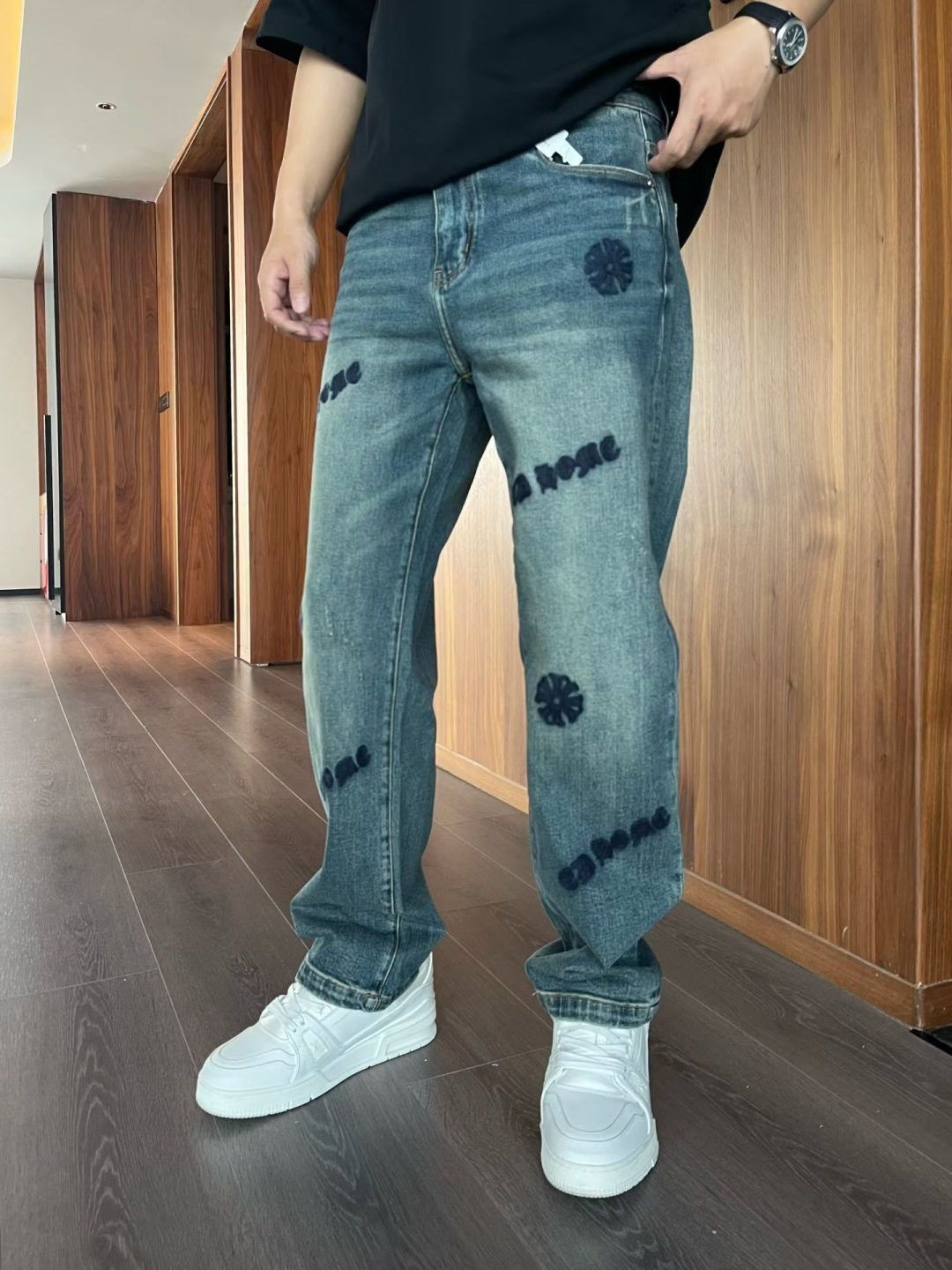 25秋冬新品，无法抵抗针织立体图案…克罗重磅出品…这款廓形牛仔在拼接上真的是做到了极致。直桶风格简单中带