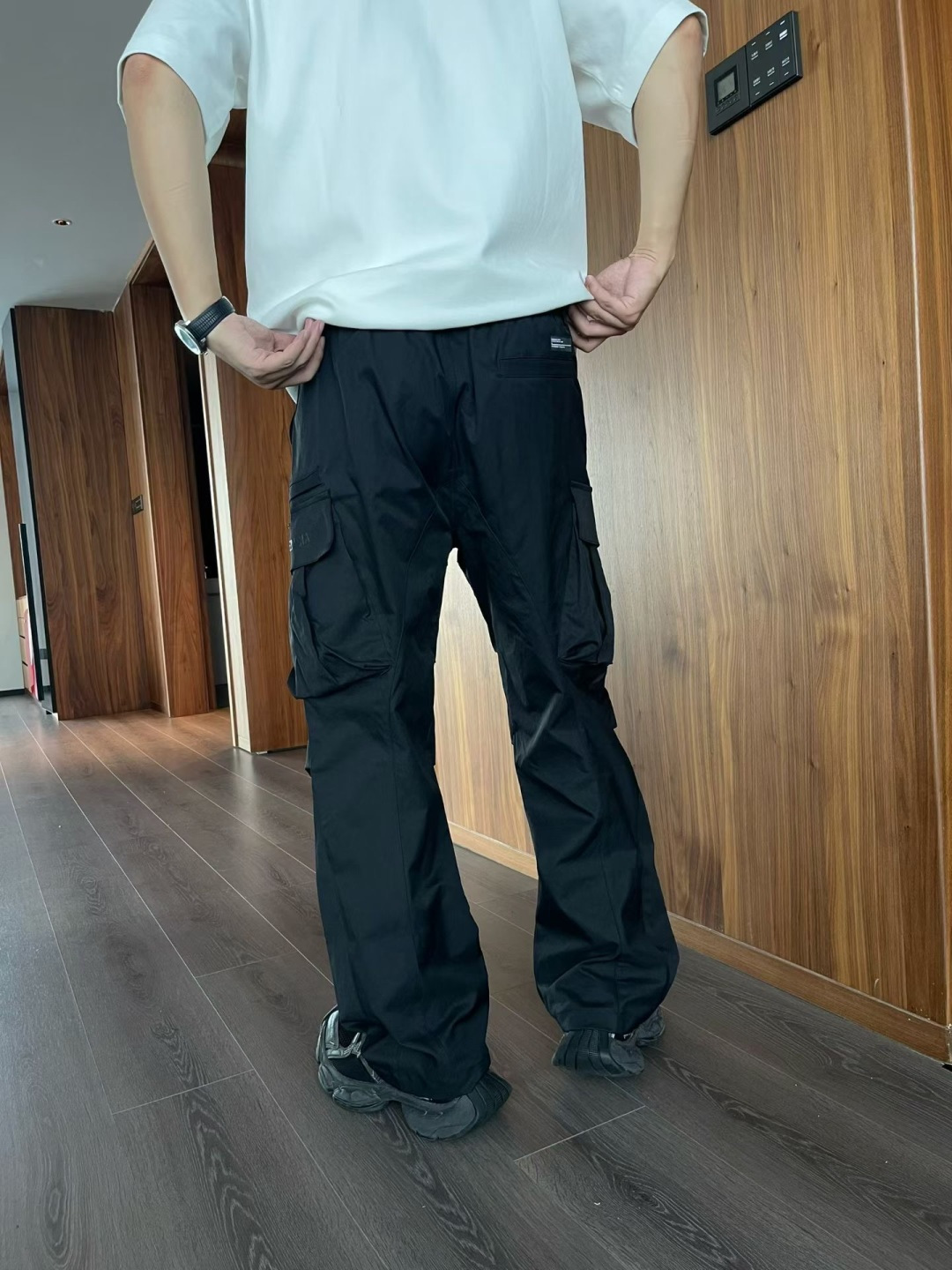 春款裤子[庆祝][庆祝]颜色：黑，米白，码数：M-3XL款号：835-Ｓ