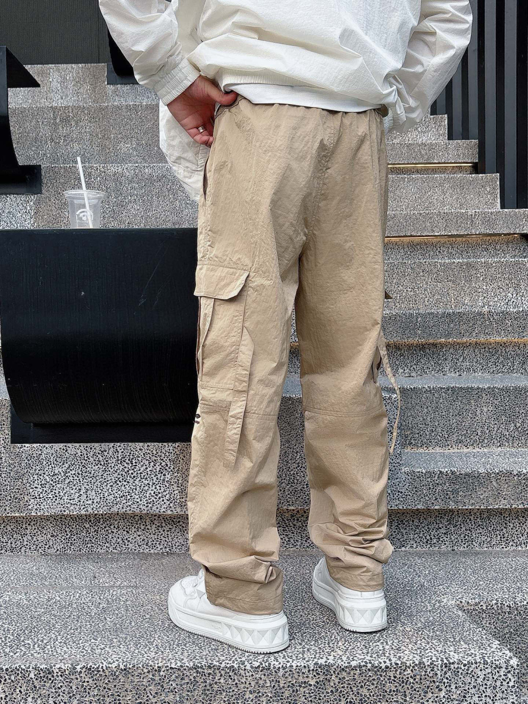巴黎工装裤季度：2025夏款尺码： M-3XL 版型： 直筒休闲裤工艺：侧边做大口袋设计 潮流时尚🎉