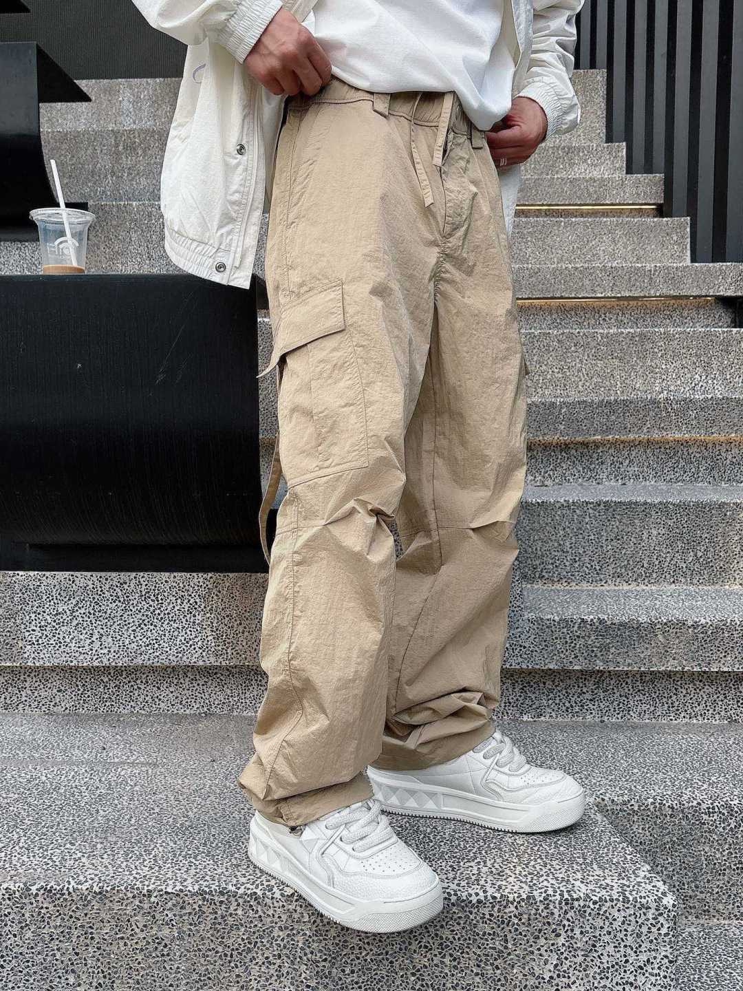 巴黎工装裤季度：2025夏款尺码： M-3XL 版型： 直筒休闲裤工艺：侧边做大口袋设计 潮流时尚🎉