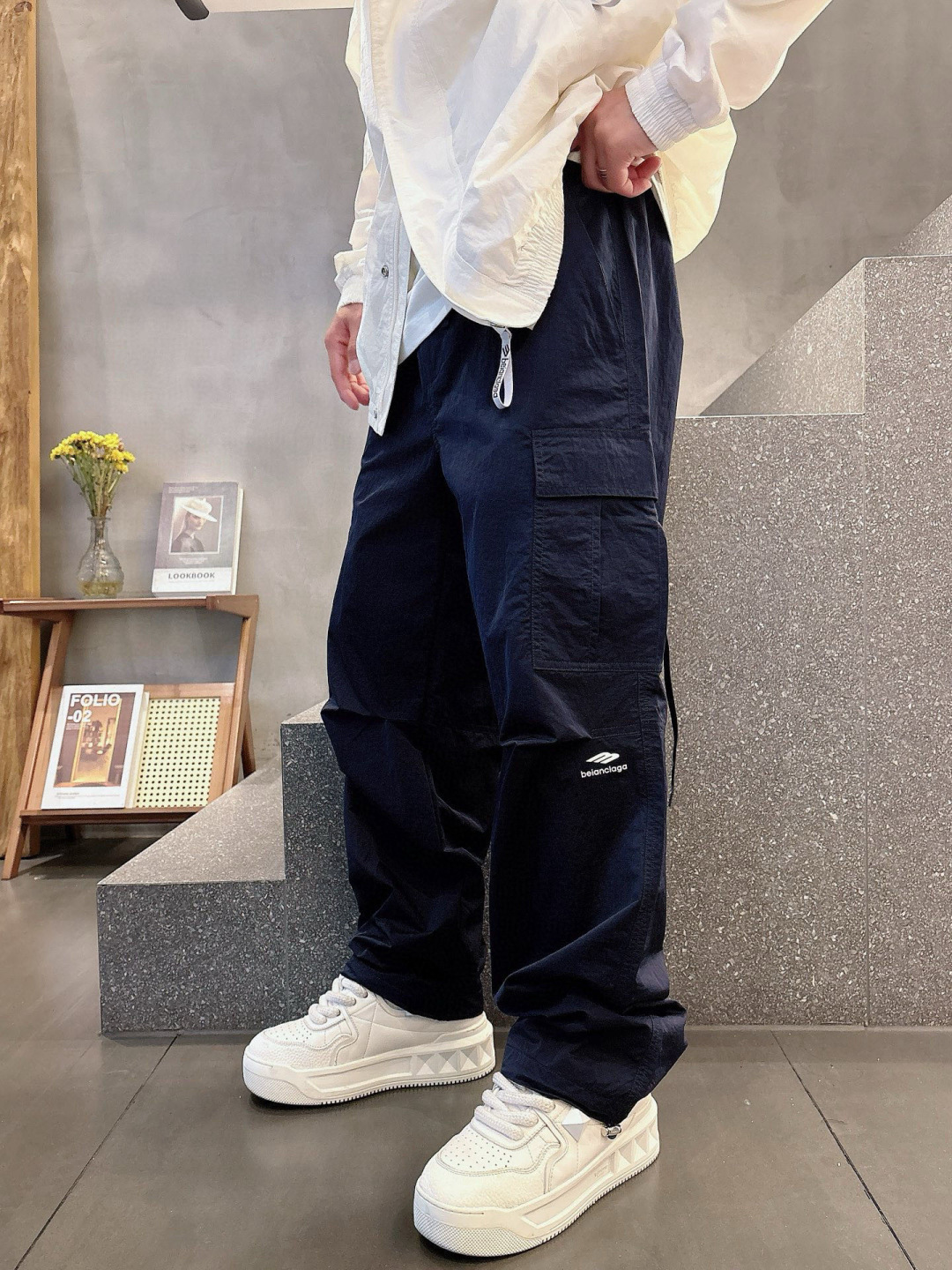 巴黎工装裤季度：2025夏款尺码： M-3XL 版型： 直筒休闲裤工艺：侧边做大口袋设计 潮流时尚🎉