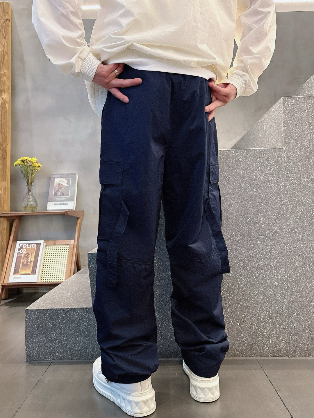巴黎工装裤季度：2025夏款尺码： M-3XL 版型： 直筒休闲裤工艺：侧边做大口袋设计 潮流时尚🎉
