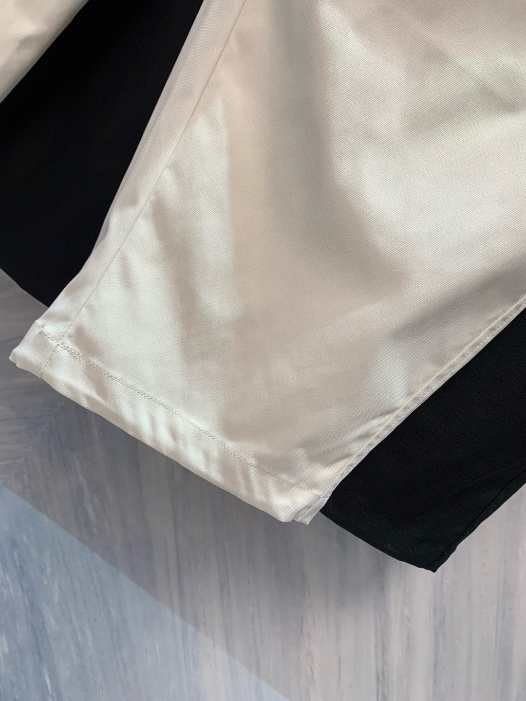 介绍一下这一款OU柜台限定发售男士户外运动防风防雨抽绳运动机能长裤的细节，标题，文案，要求介绍的特别高级